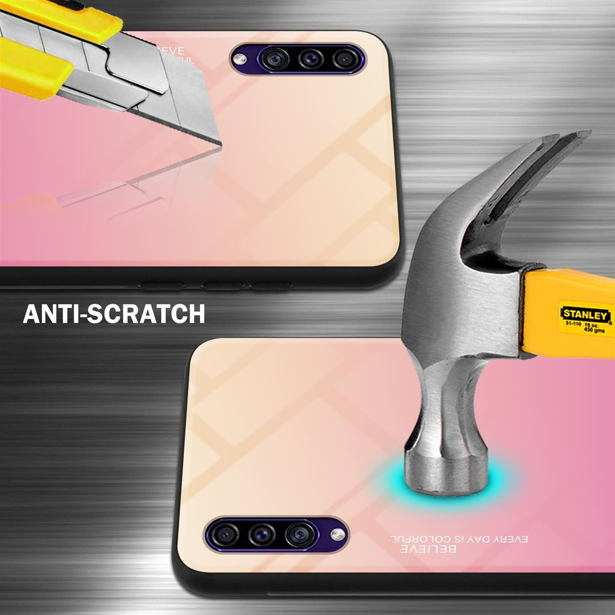 Due custodie per telefono con gradienti rosa e arancione. Vengono utilizzati martello e taglierino. Testo: antigraffio, la credenza è colorata.