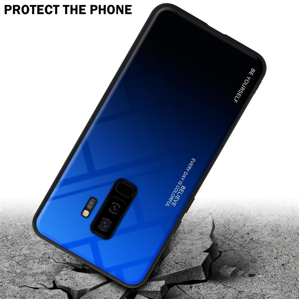 Una custodia per telefono blu, con un effetto sfumato, appoggiata su una superficie incrinata.