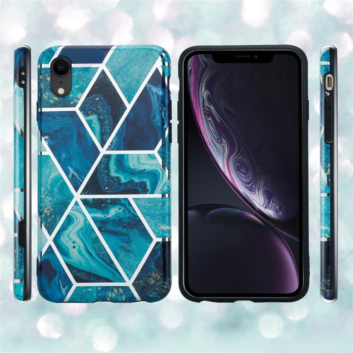 Telefono e custodia. La custodia ha un design geometrico blu e bianco. Lo sfondo è sfocato.
