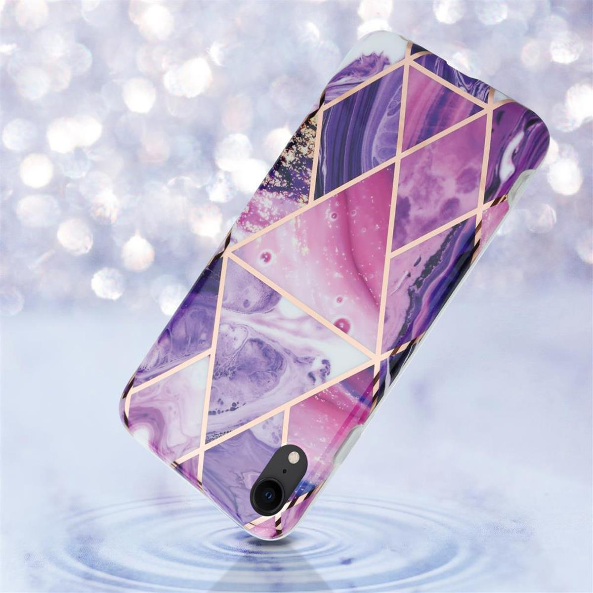 Custodia per telefono con un design geometrico a marmo. Colori rosa, viola e oro. Sfondo chiaro.