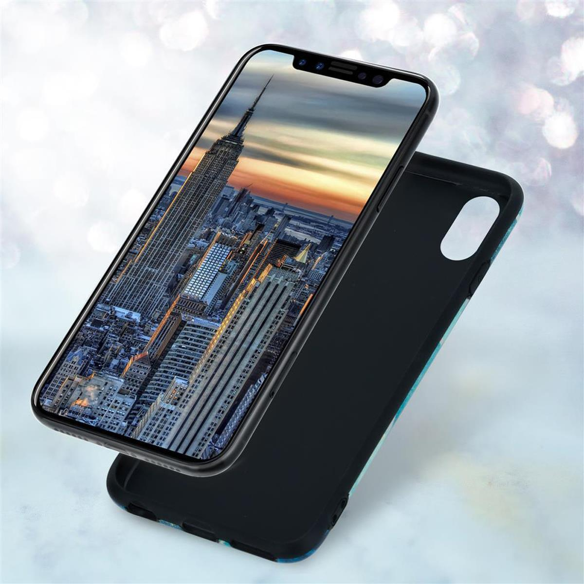 Custodia per telefono con immagine di New York. La custodia è aperta, mostrando lo schermo del telefono.