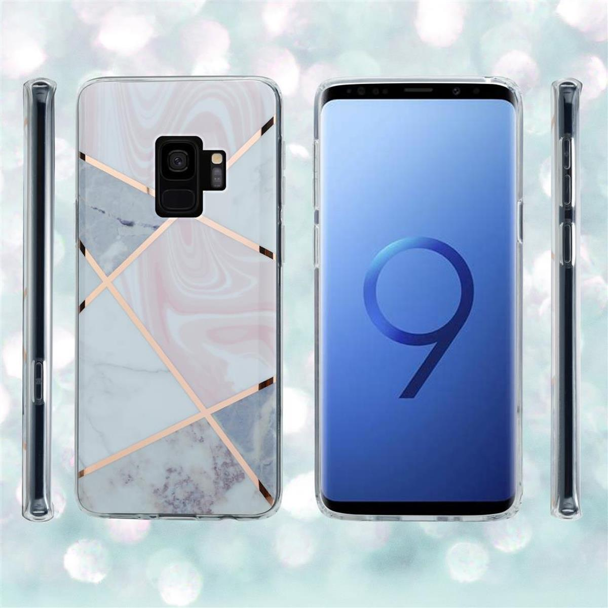 Due telefoni e custodie. Una custodia ha un design marmorizzato. L'altro telefono è blu.