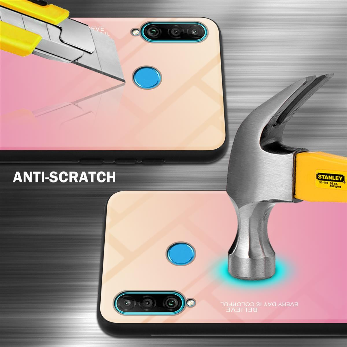 Handyhüllen werden mit einem Teppichmesser und Hammer getestet. Text: Kratzfest.