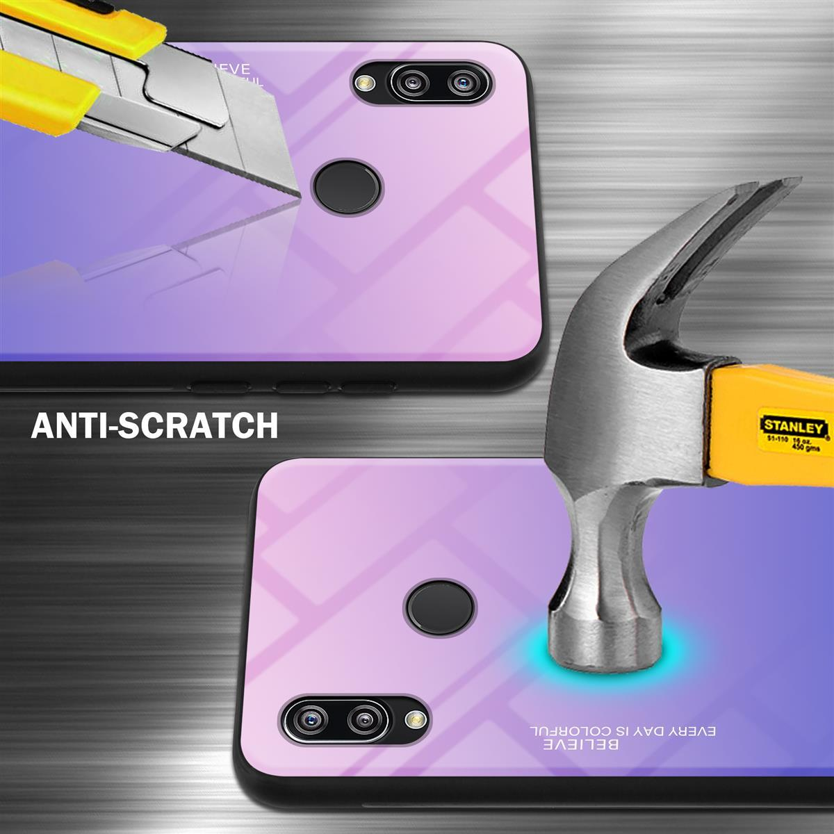 Handyhüllen werden mit Cutter und Hammer getestet. Hüllen zeigen Farbverlauf, mit Anti-Kratz-Label.