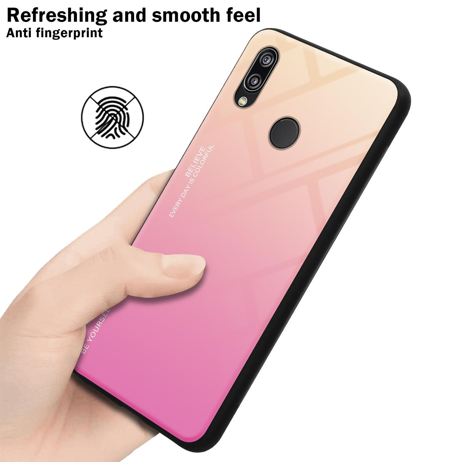 Eine Hand, die ein Telefon mit einer rosa-gelben Farbverlaufshülle hält. Fingerabdrucksymbol ist sichtbar.