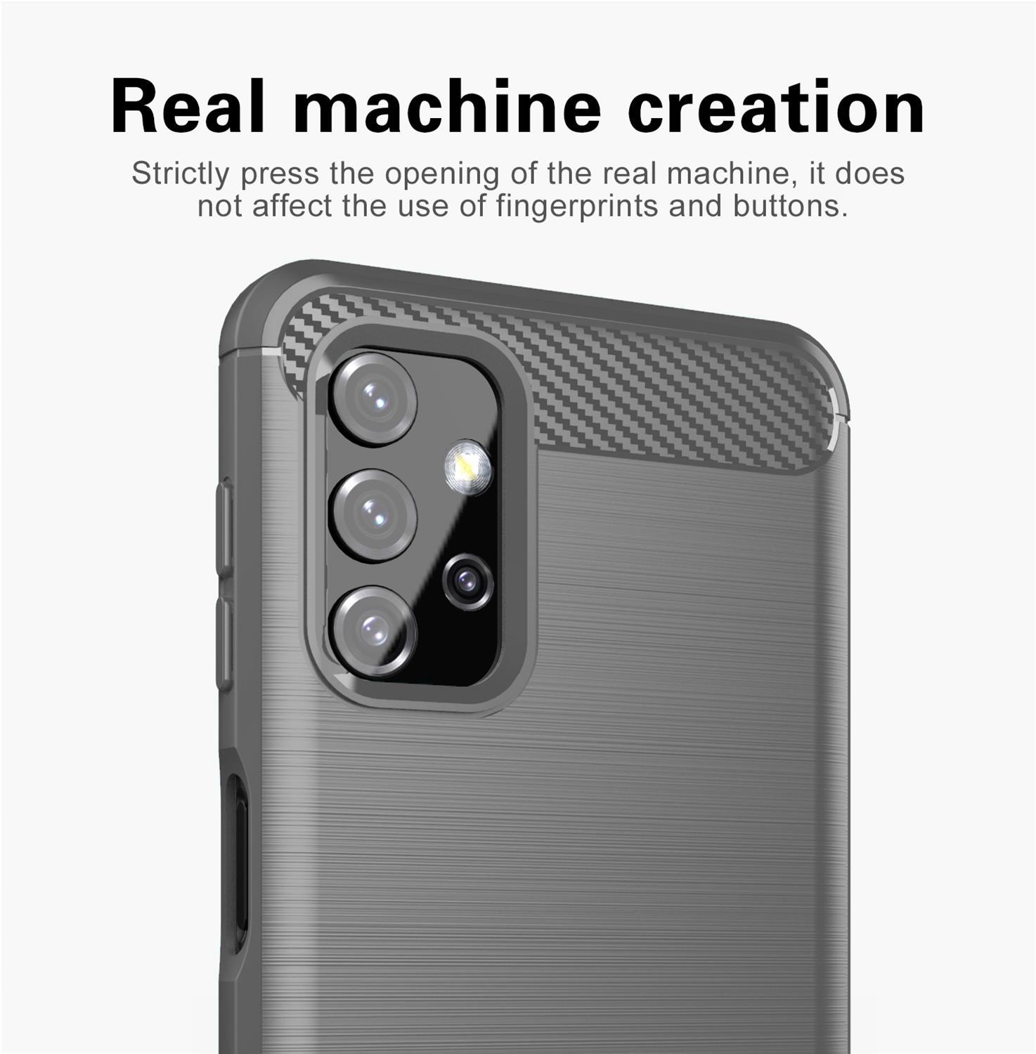 Un primo piano di una custodia grigia per telefono con tre lenti della fotocamera e una superficie strutturata.