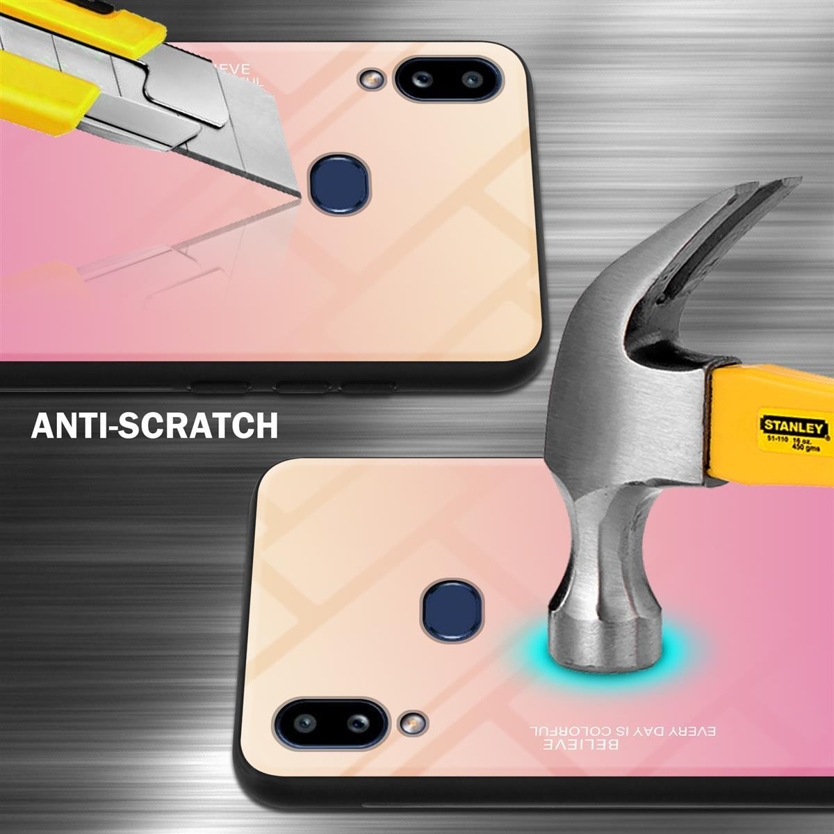 Due telefoni testati per la resistenza ai graffi. Un coltello e un martello vengono utilizzati sulle custodie.