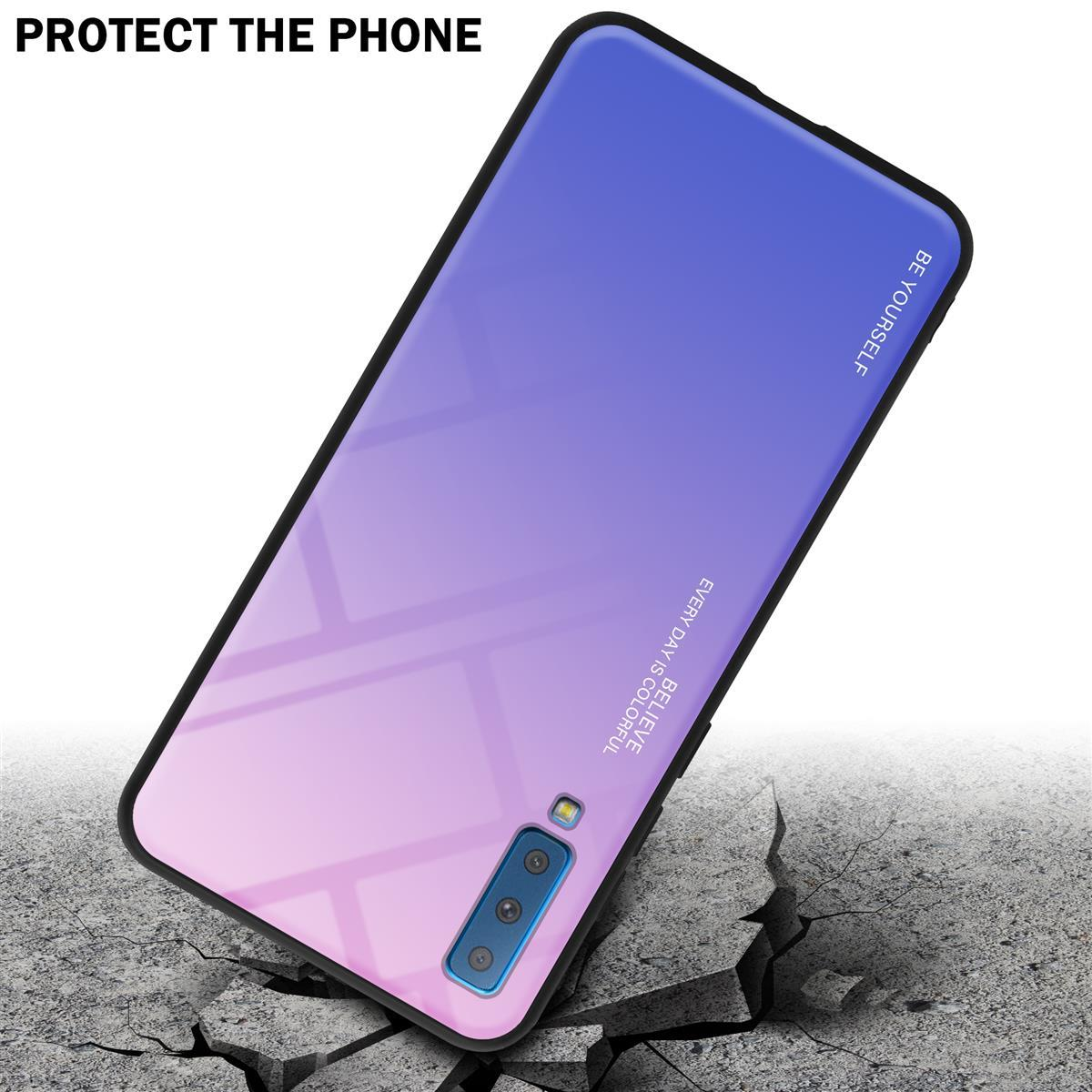 Custodia per telefono con design sfumato, da blu a viola, su una superficie incrinata. Il telefono è protetto.