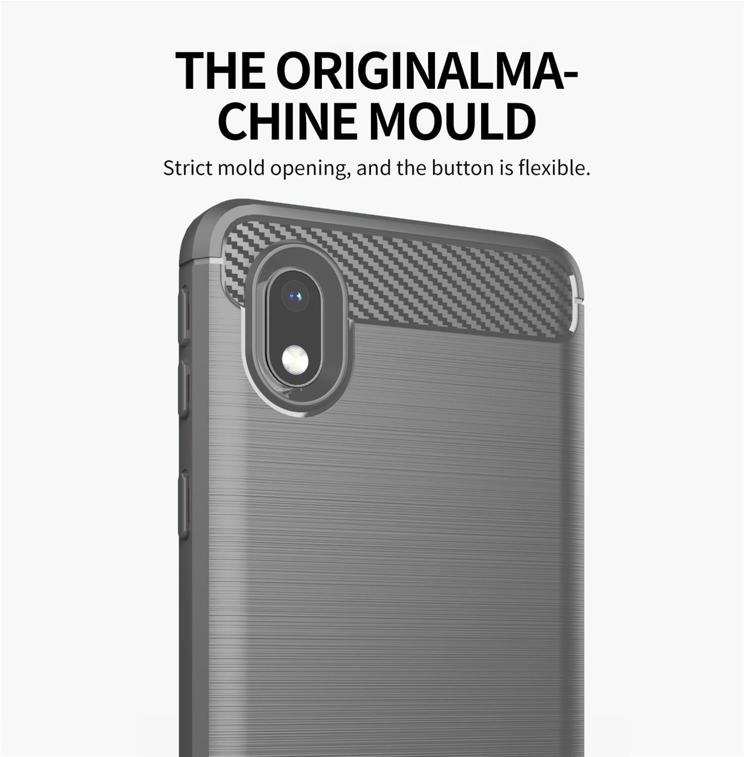Nahaufnahme einer Handyhülle. Sie ist grau mit einem Kohlefaser-Design und hat einen Kameraausschnitt.