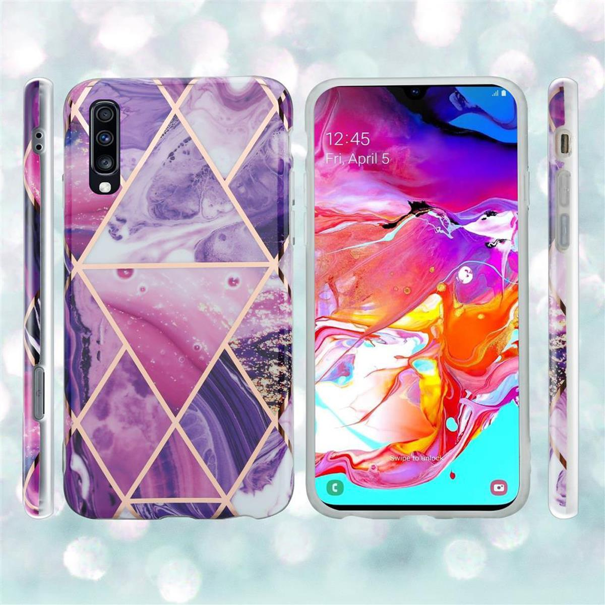 Custodie per telefono con design in marmo viola e rosa. Un telefono è acceso, mostrando un'interfaccia.