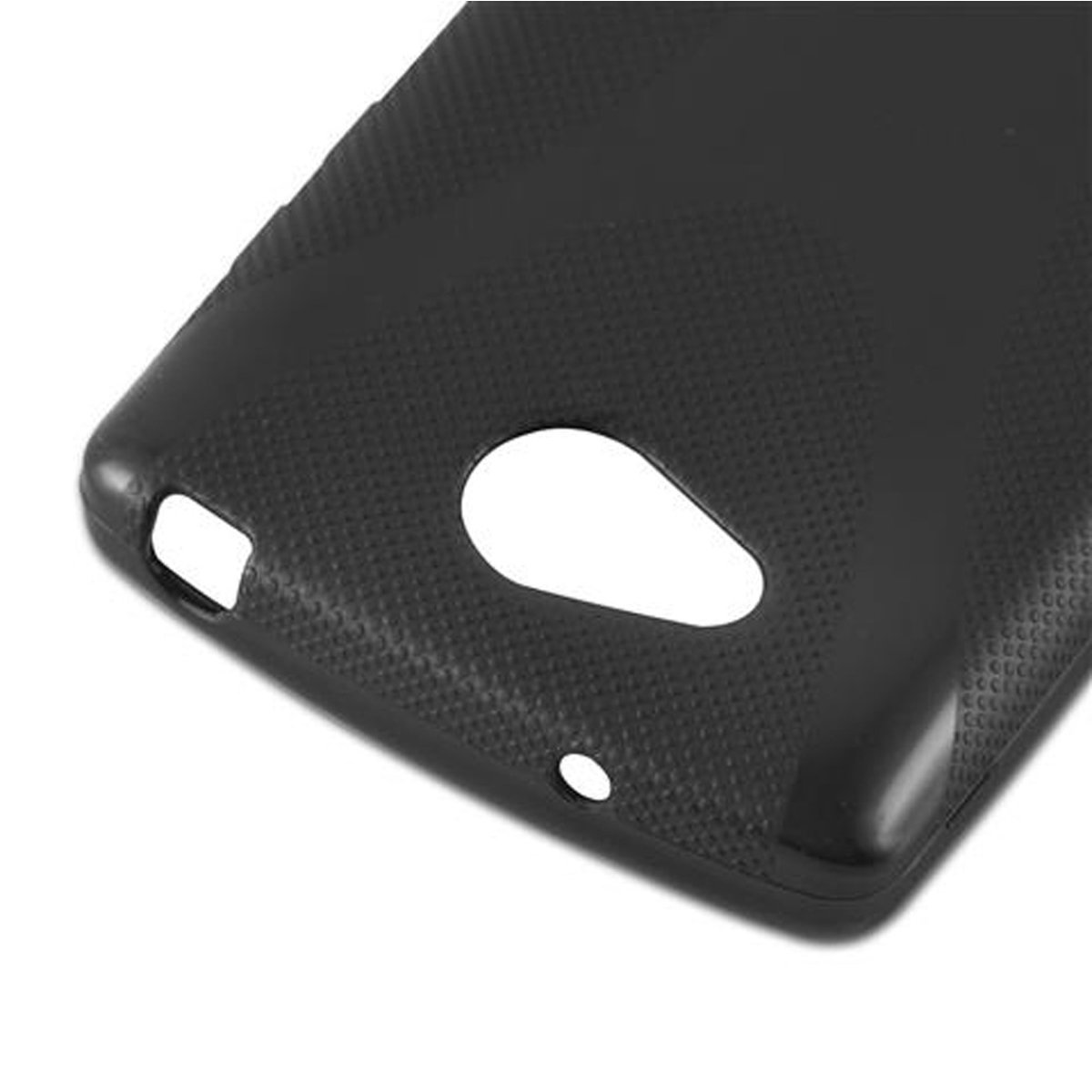 Primo piano di una custodia per telefono nera. La custodia ha fori per fotocamera e porte. La superficie ha un motivo strutturato.
