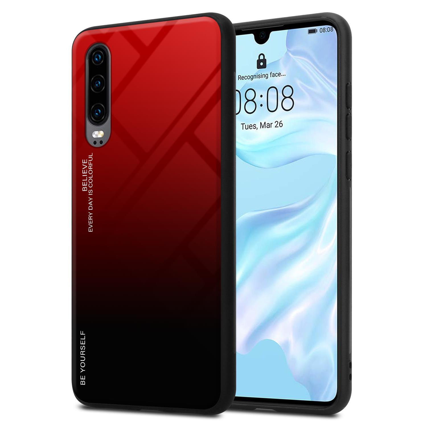 Telefon mit rot-schwarzer Hülle. Bildschirm zeigt Zeit und Datum.