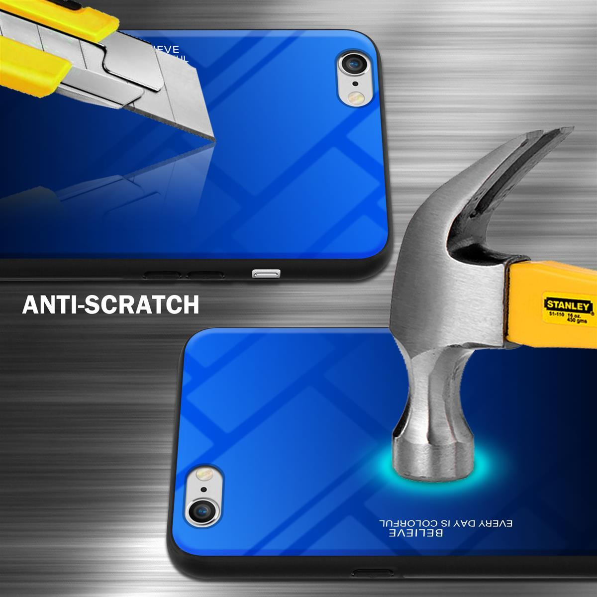Funda de teléfono probada con un cuchillo y un martillo. Las fundas son de color azul.
