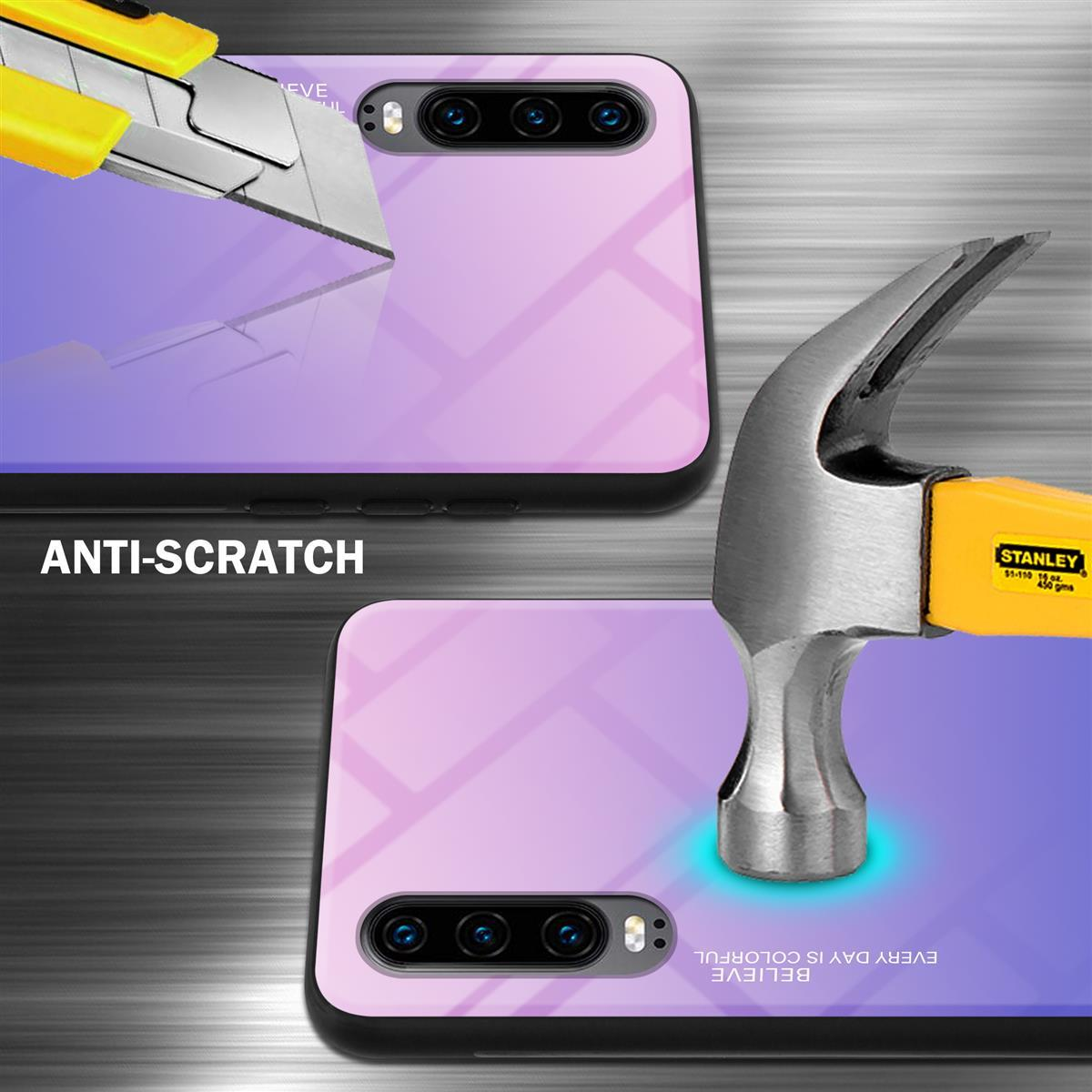 Handyhüllen, die mit einem Messer und Hammer auf Kratzfestigkeit getestet werden, zeigen Haltbarkeit.