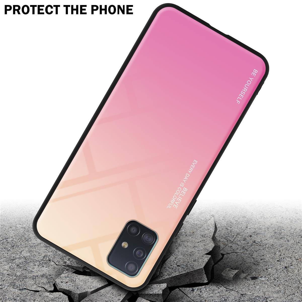 Una custodia per telefono con un gradiente da rosa a giallo su una superficie strutturata. Il telefono sembra essere su una superficie di cemento crepata.