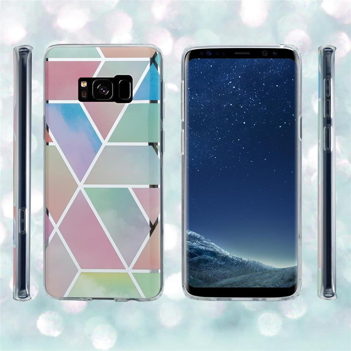 Due telefoni, uno con custodia fantasia, l'altro con display a schermo intero.
