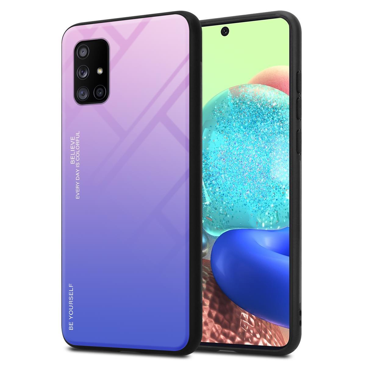 Uno smartphone in una custodia colorata con una sfumatura dal viola al blu. Il testo dice: Believe.