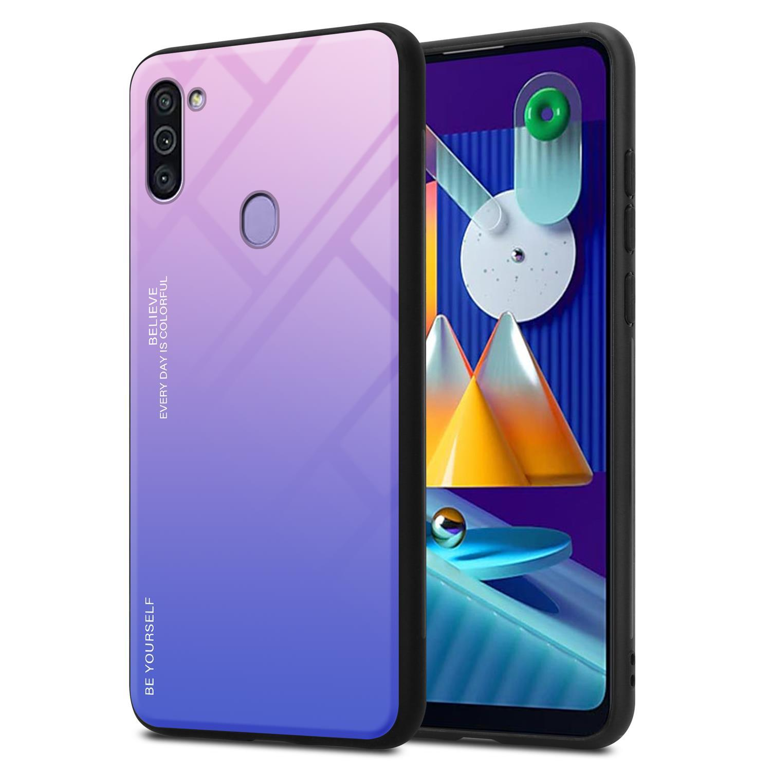 Un telefono con una custodia viola. La custodia ha il testo: 'BE YOURSELF'.
