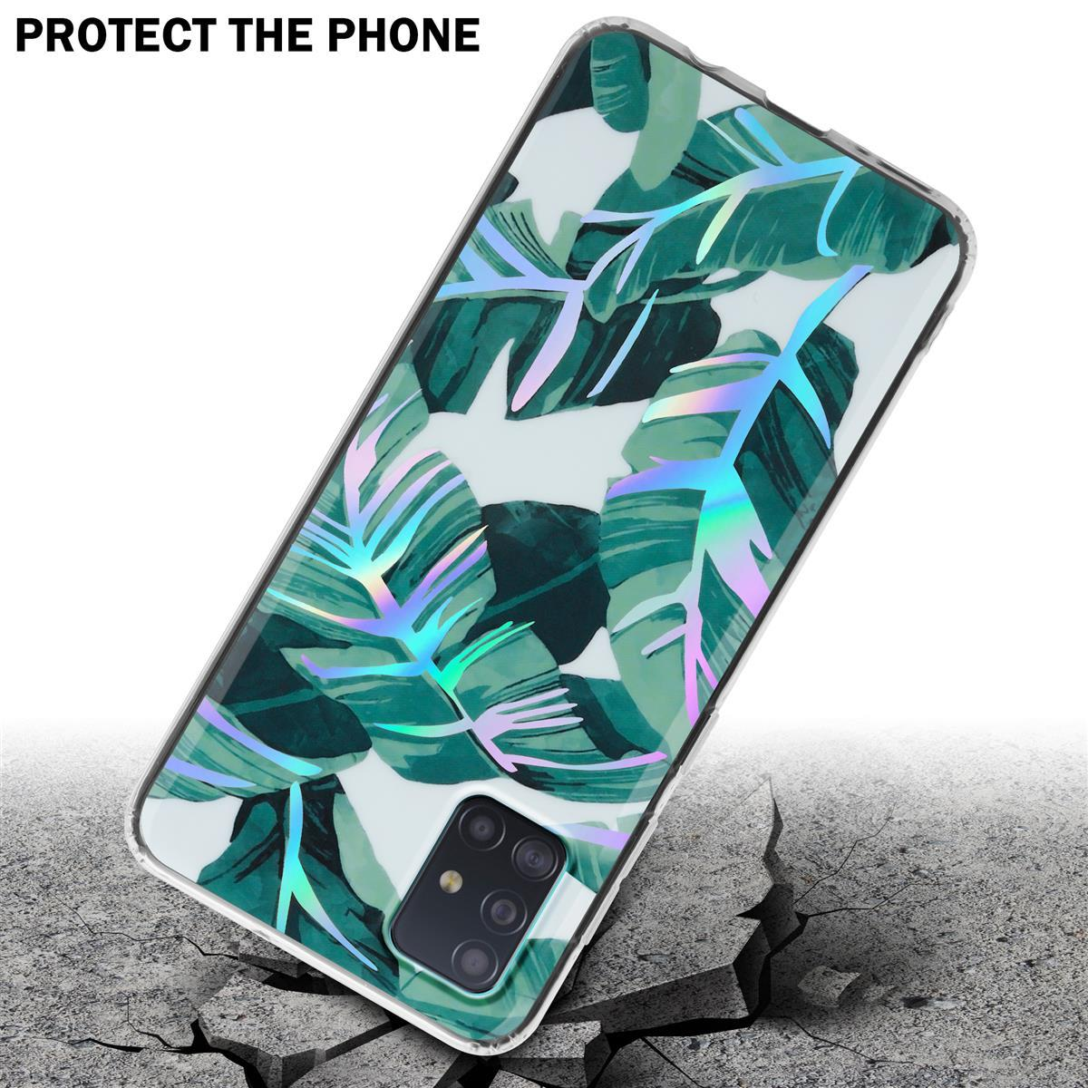 Custodia per telefono con design a foglie tropicali, su superficie in cemento crepata.