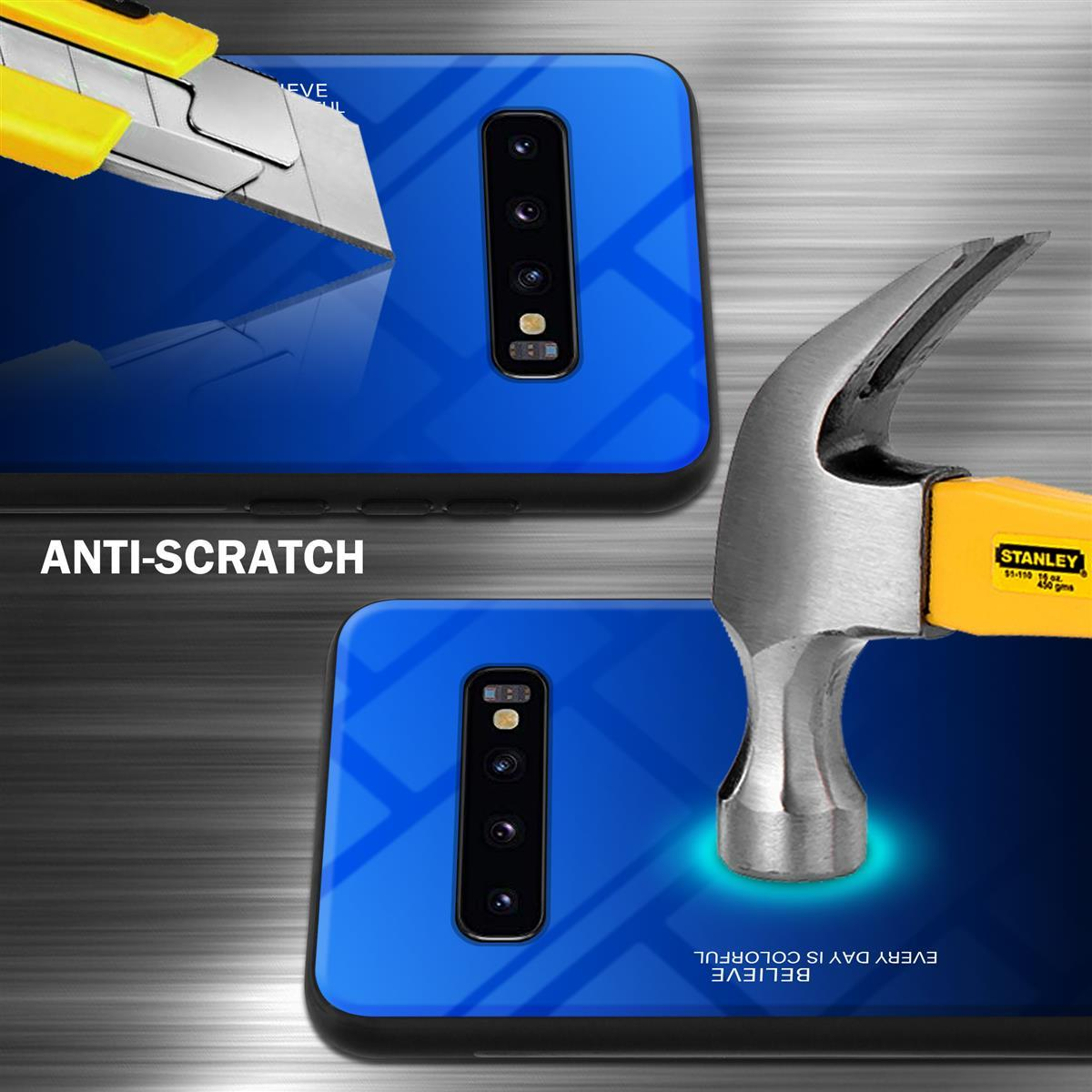 Due custodie per telefono vengono testate con un taglierino e un martello. Viene evidenziata la funzione antigraffio.