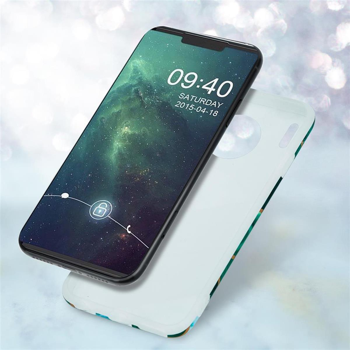 Un telefono in una custodia. Lo schermo del telefono mostra un orologio digitale. La custodia è bianca con verde e blu.