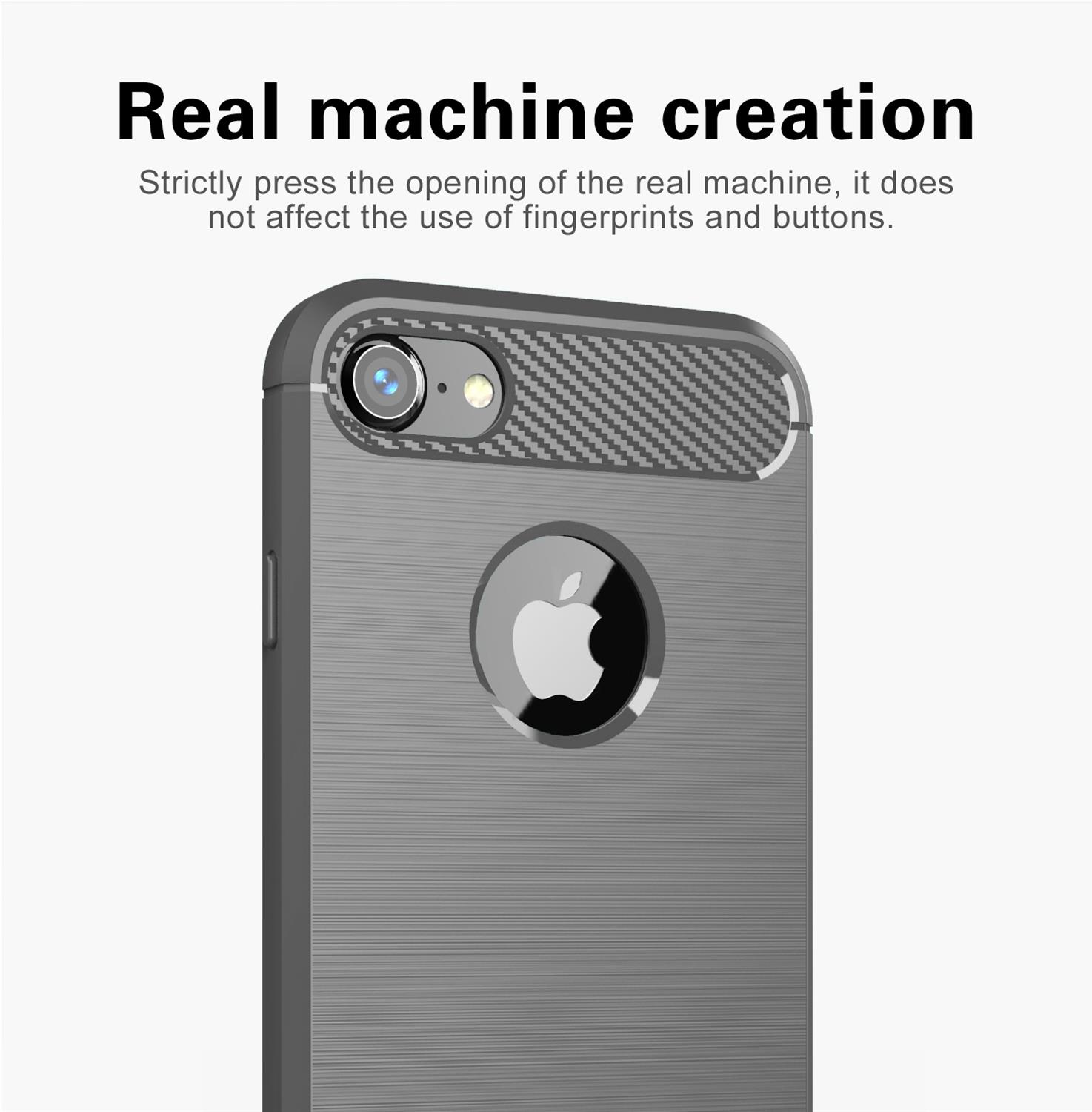 Custodia grigia con sezione in fibra di carbonio e logo Apple. Testo: 'Real machine creation'.