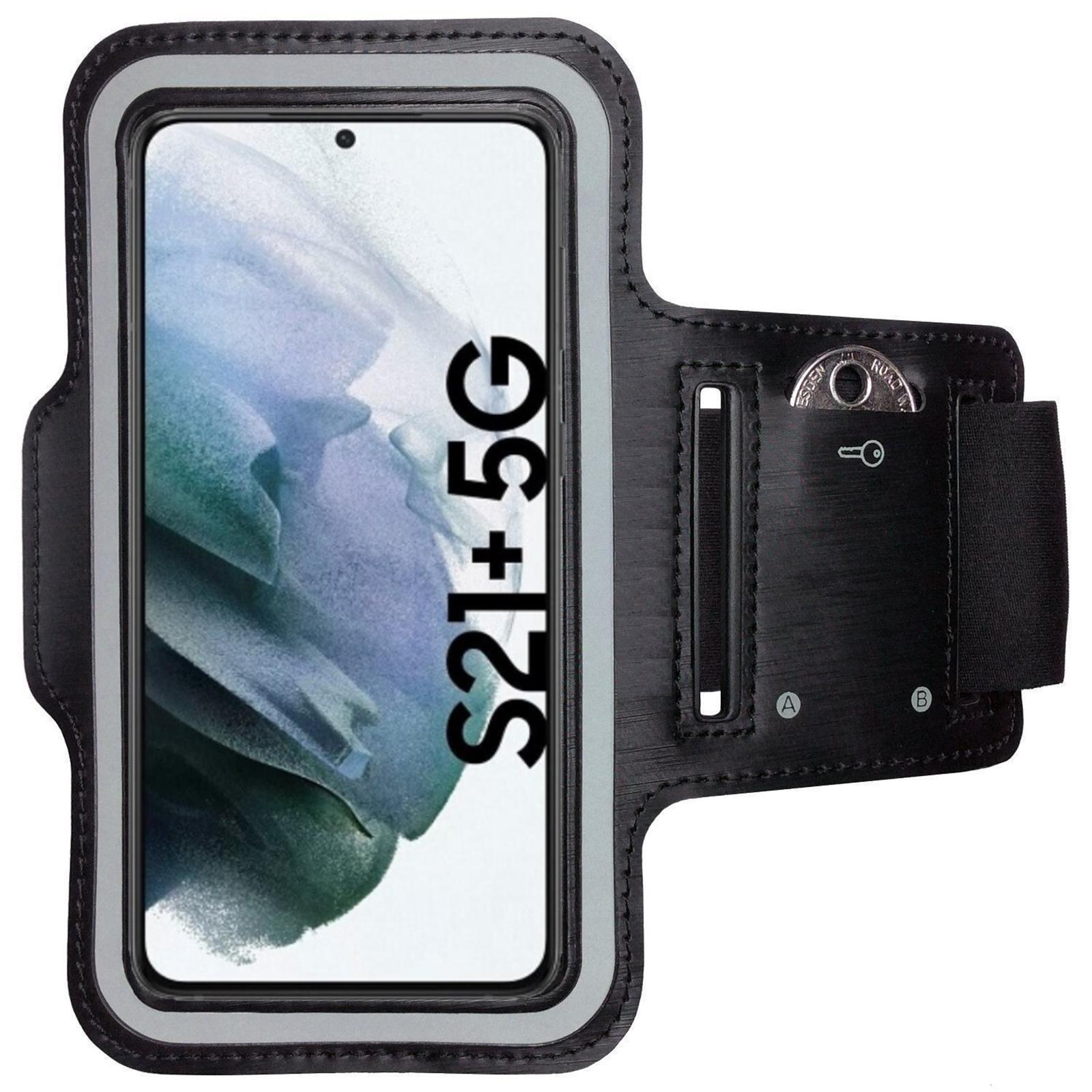 Schwarzer Arm-Telefonhalter mit Telefon. Das Telefon zeigt S21+5G Text. Schwarzer Hintergrund, Nahaufnahme.