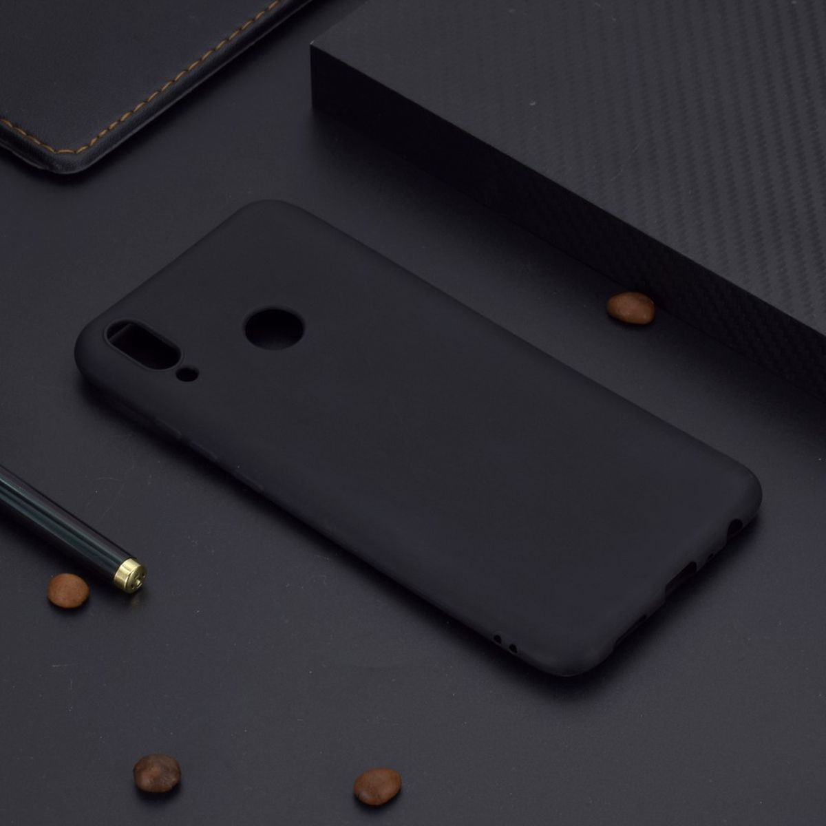 COVERKINGZ Handycase aus Silikon, Backcover, Huawei, Smart P Schwarz (2019)