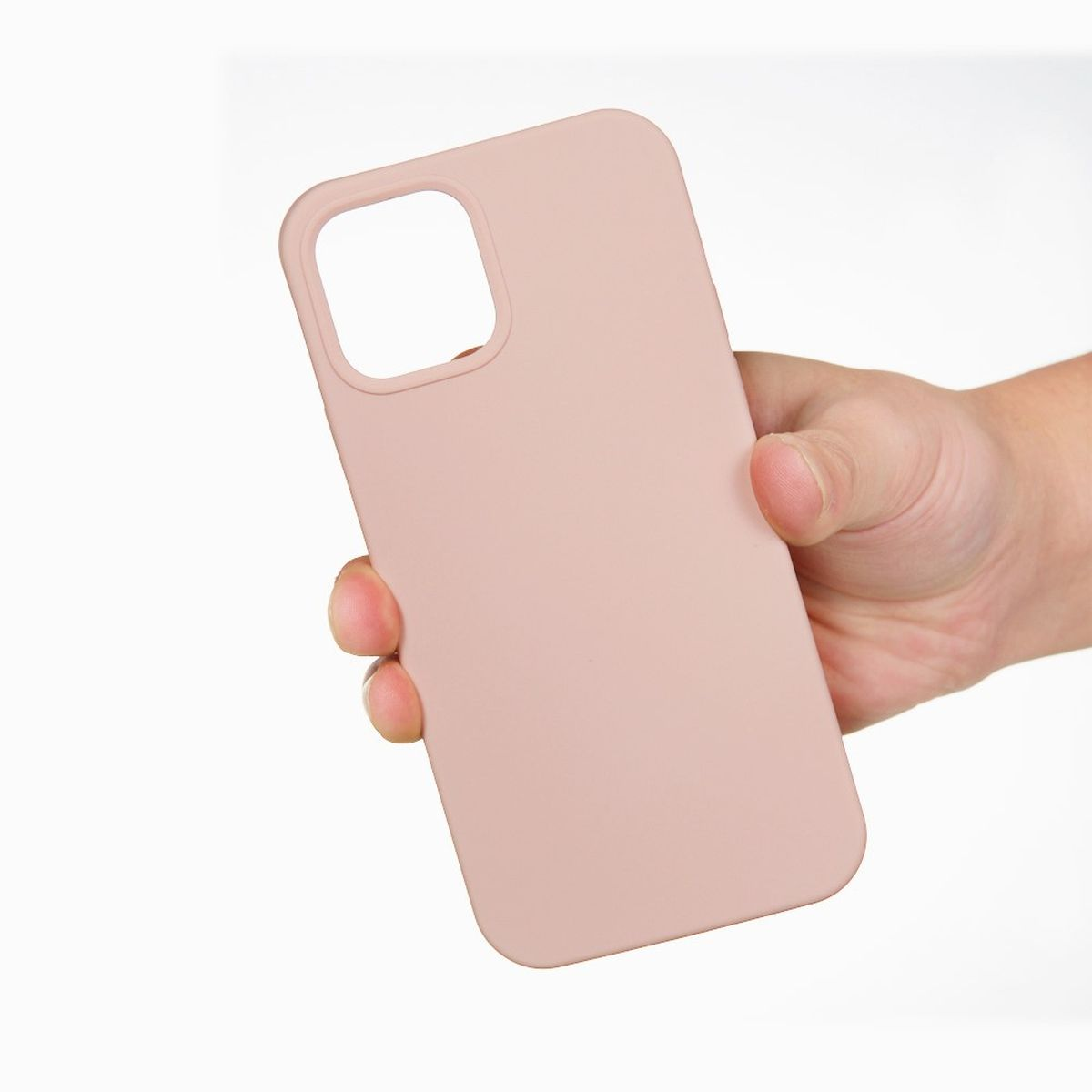 Eine Hand hält eine rosa Handyhülle, die den Kameraausschnitt zeigt.