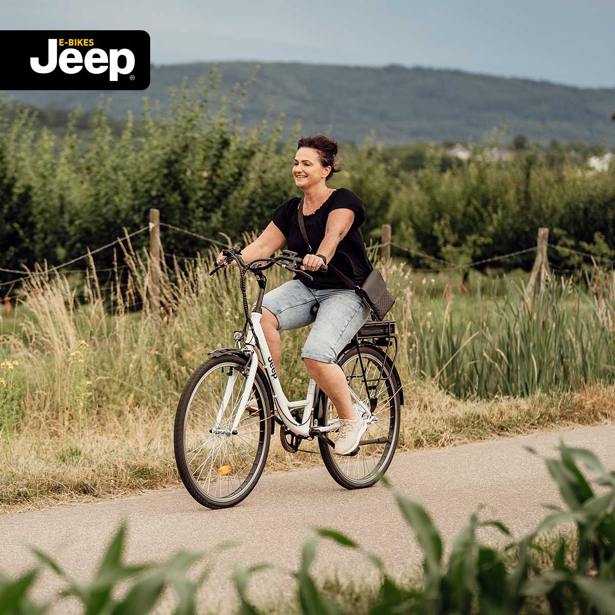 JEEP E-BIKES Jeep E-Bike Zoll, SHIMANO Rahmenhöhe: 374,4 ECR 28 Erwachsene-Rad, black) 44 Kettenschaltung, white City 6-Gang Citybike 3001, (Laufradgröße: cm, Wh, 28”