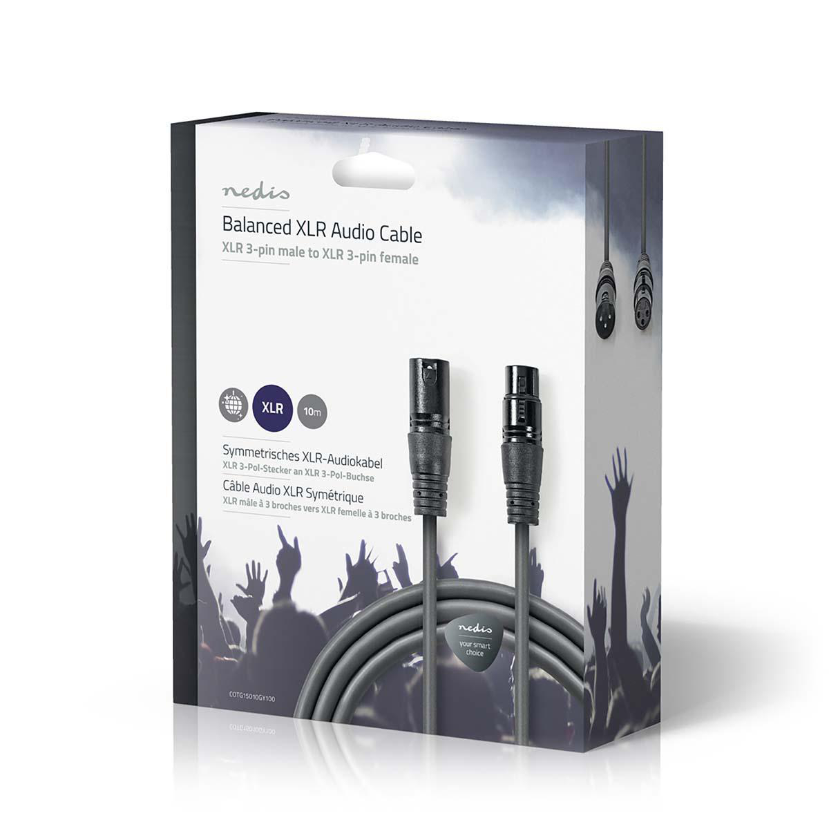 XLR-audiokabel in doos met 3-pins mannelijke naar 3-pins vrouwelijke connectoren. De doos heeft een logo en tekst.