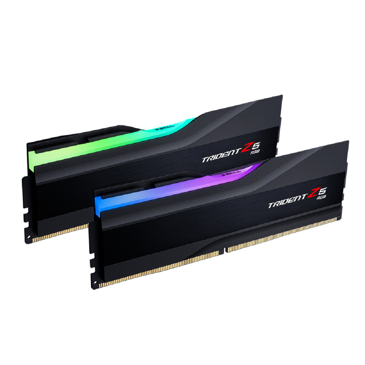 Zwei RAM-Riegel mit RGB-Beleuchtung. Sie haben schwarze Heatspreader und den Text Trident Z5 RGB.