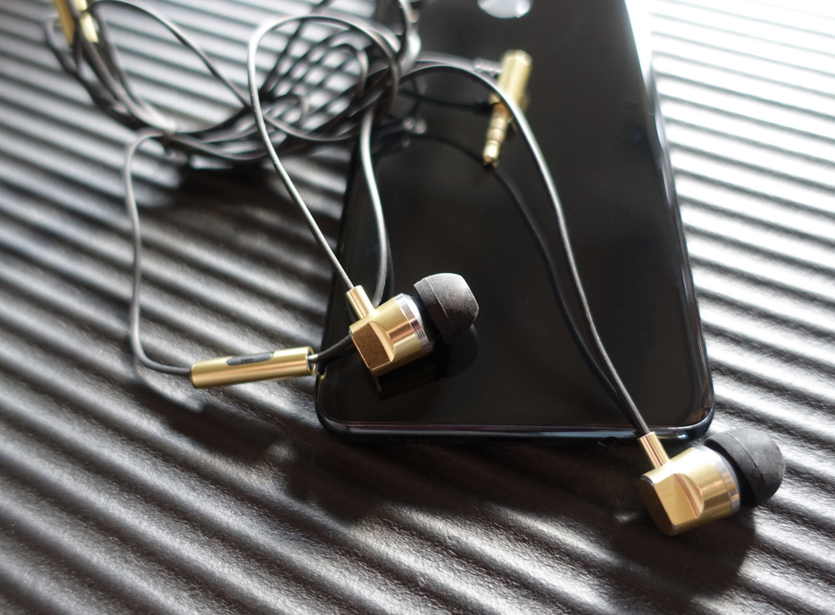 SCHWAIGER -KH410G 531-, Metallgehäuse und mit Kopfhörer Slimkabel In-ear Gold