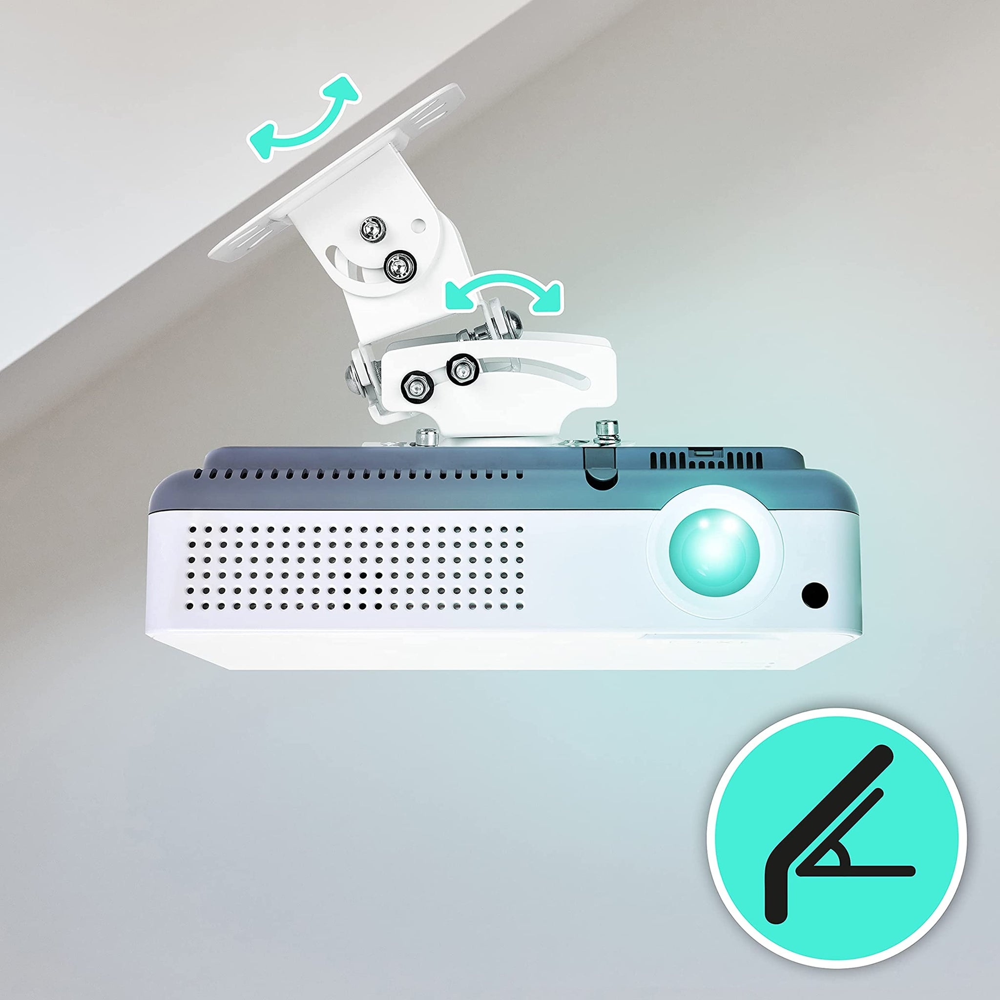 Un proyector montado en un soporte blanco, flechas indican ajuste. La luz brilla desde el proyector.