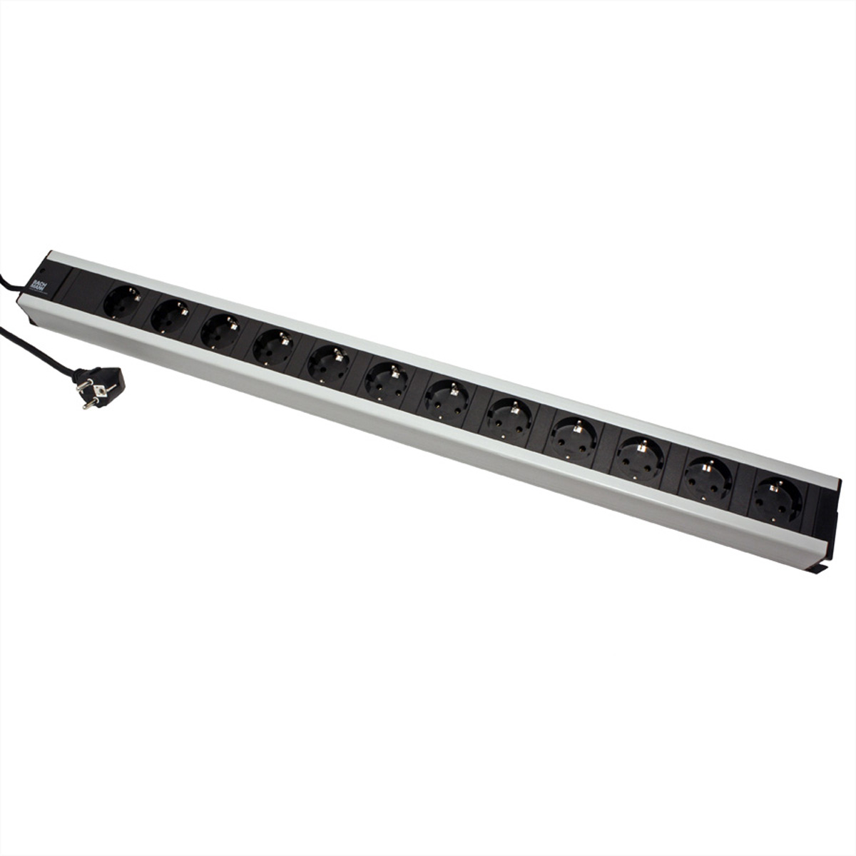 Listwa zasilająca z wieloma gniazdami. Białe tło.