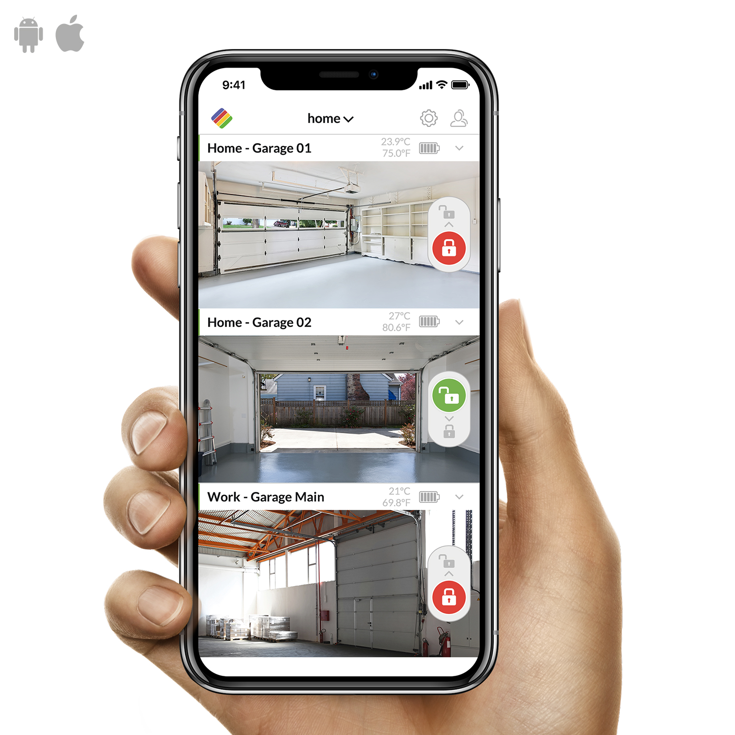 Eine Hand, die ein Telefon hält, das eine Home-Automation-App-Oberfläche mit Garagentoransichten zeigt. Weißer Hintergrund.
