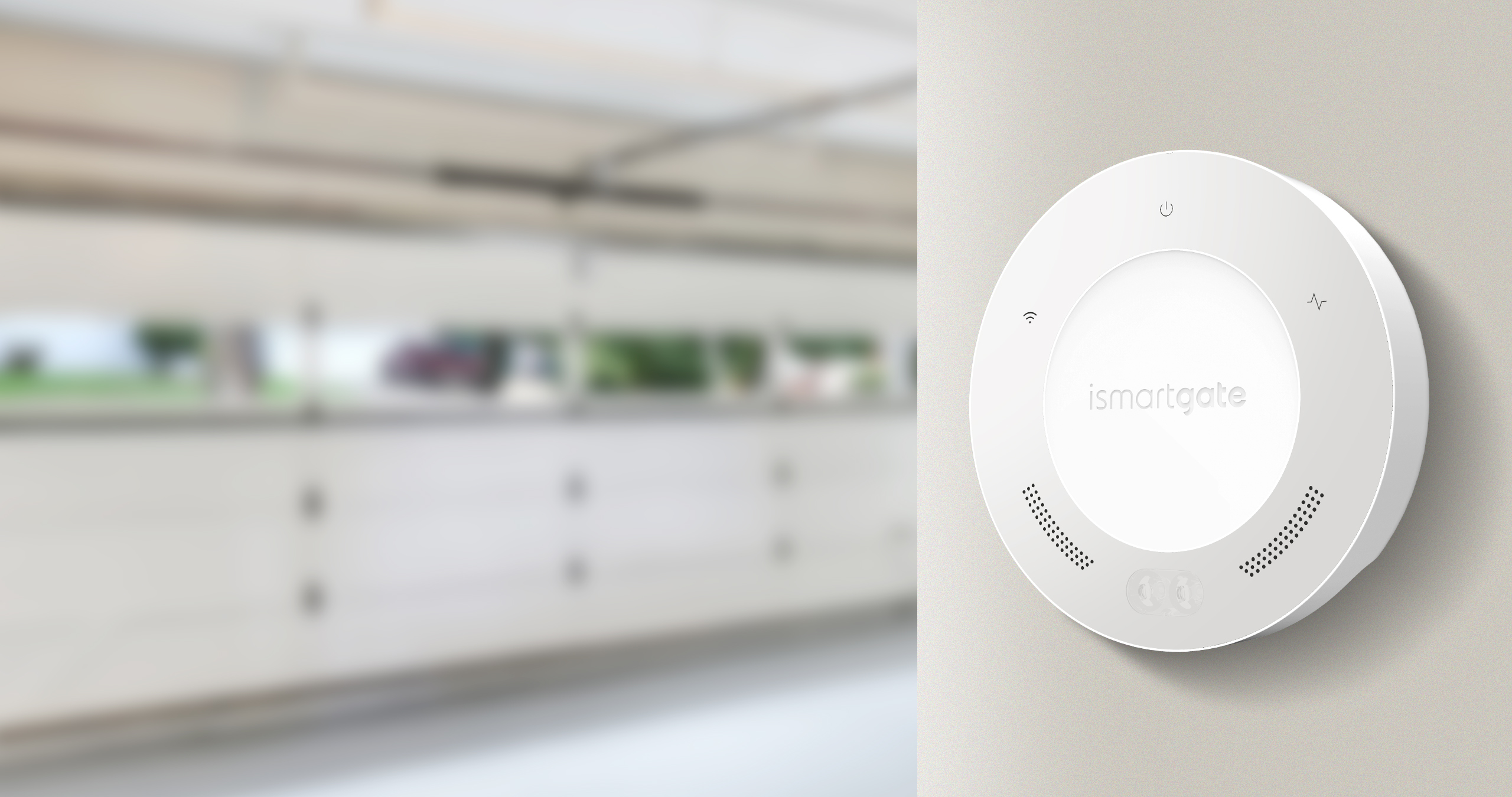Weißes Smart-Home-Gerät an einer Wand, verschwommener Hintergrund einer Garage.