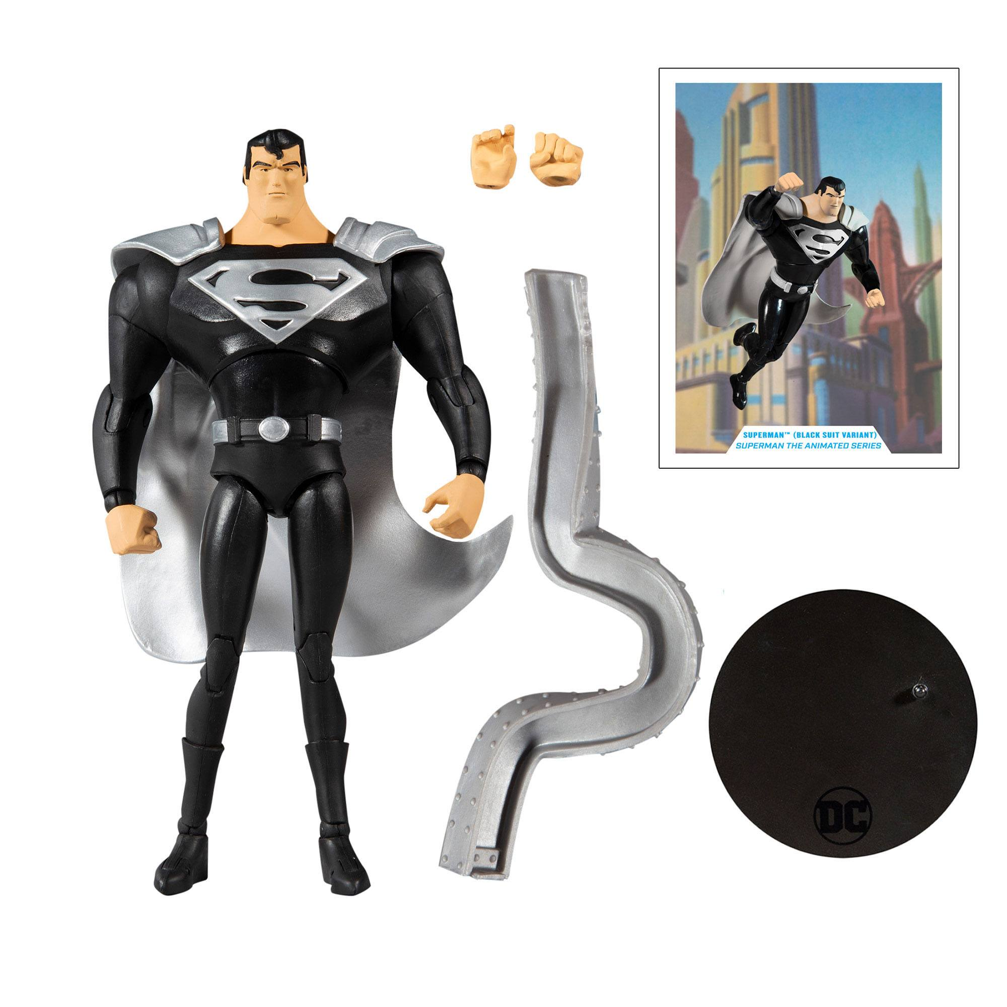 Superman-Actionfigur im schwarzen Anzug mit Zubehör, Ständer und Referenzbild.