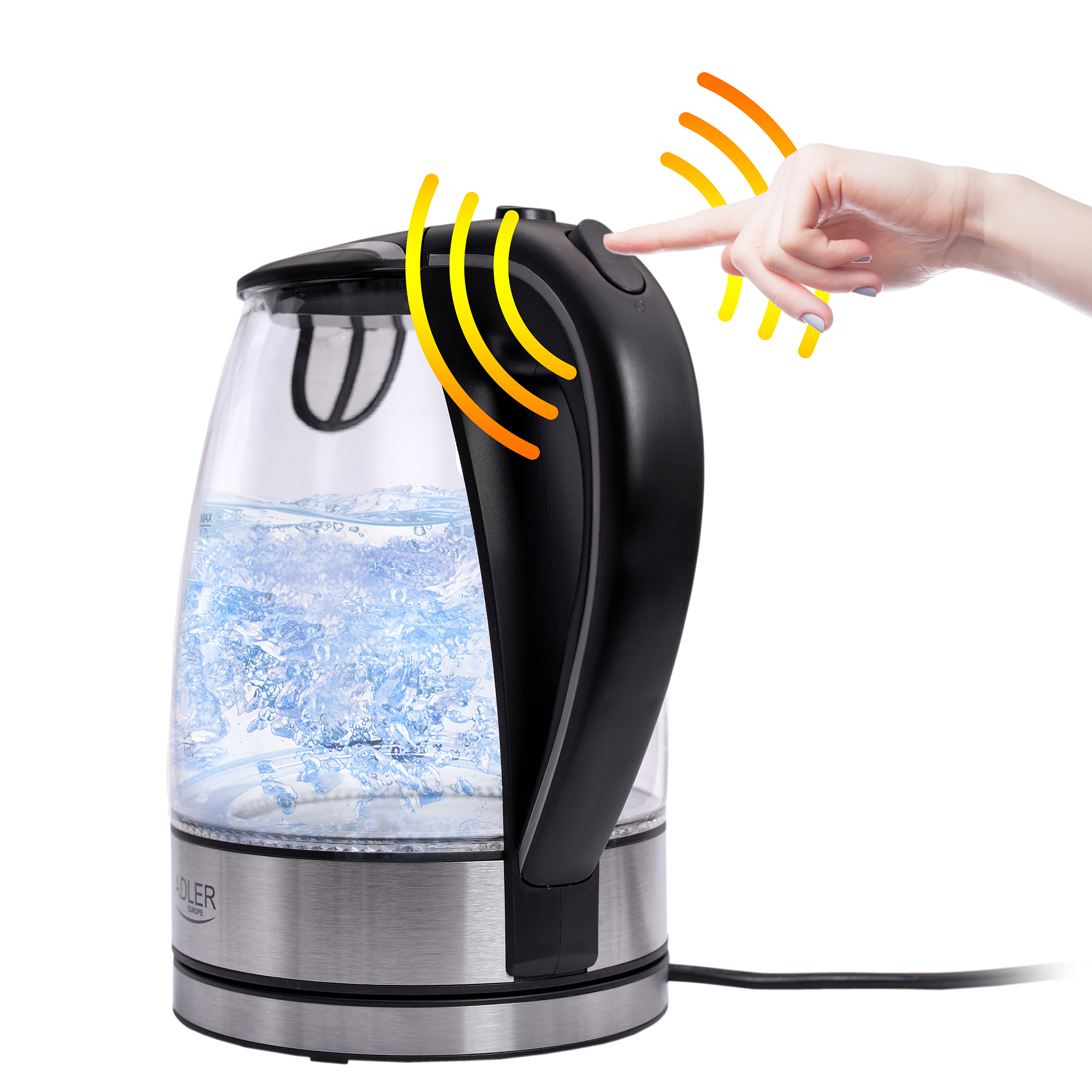 Zbliżenie stopki żelazka. Jest szara z czarnymi otworami. Spód jest biały.