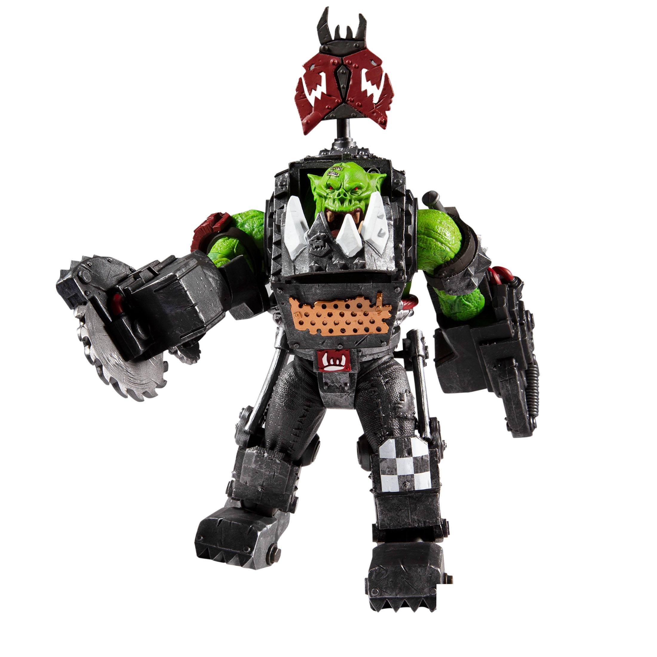 Grün gehäutete Ork-Figur mit einer großen Waffe. Roter Helm und schwarze Rüstung sind ebenfalls sichtbar.