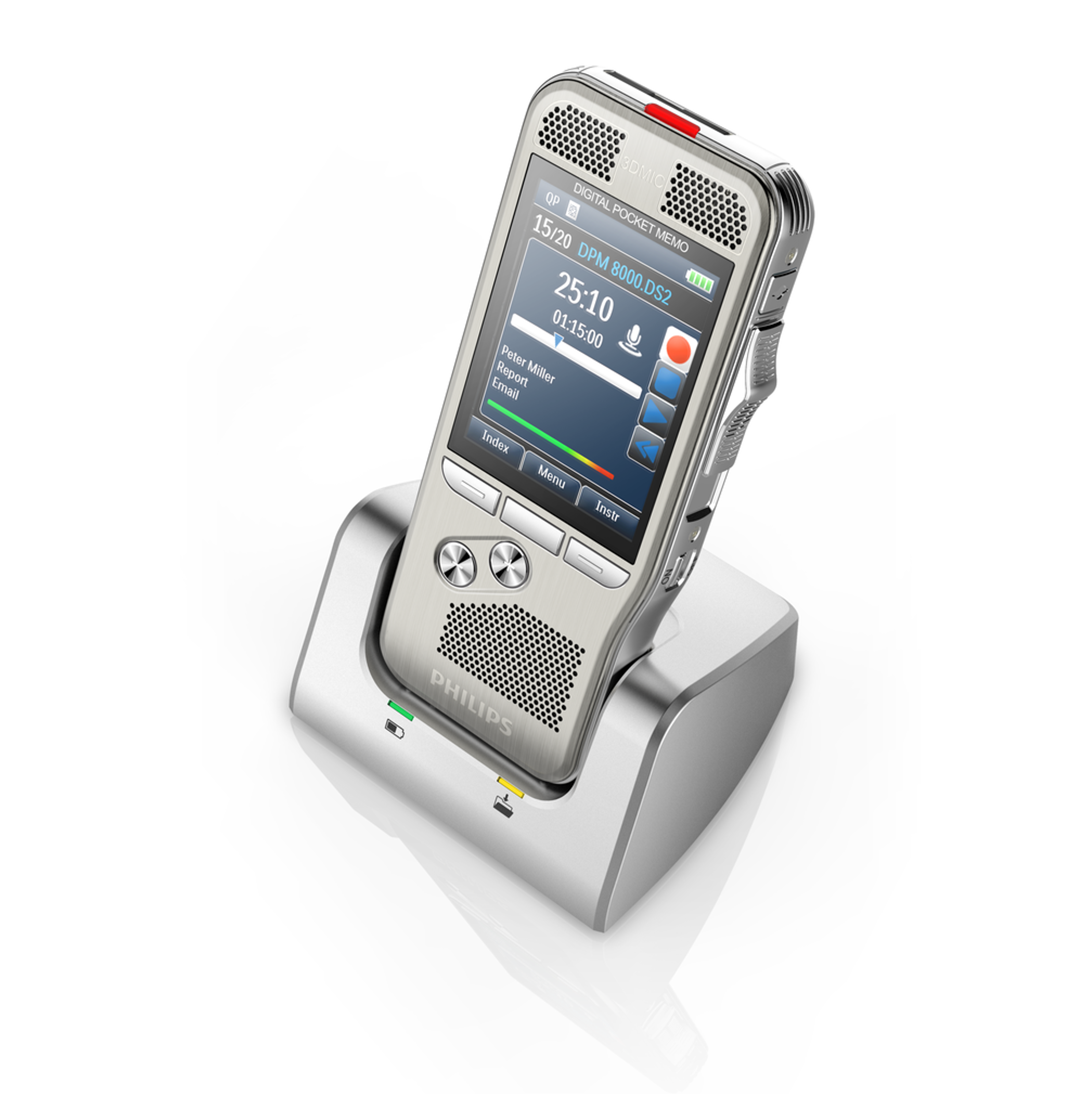 Cyfrowy rejestrator głosu na stacji ładującej, na białym tle.