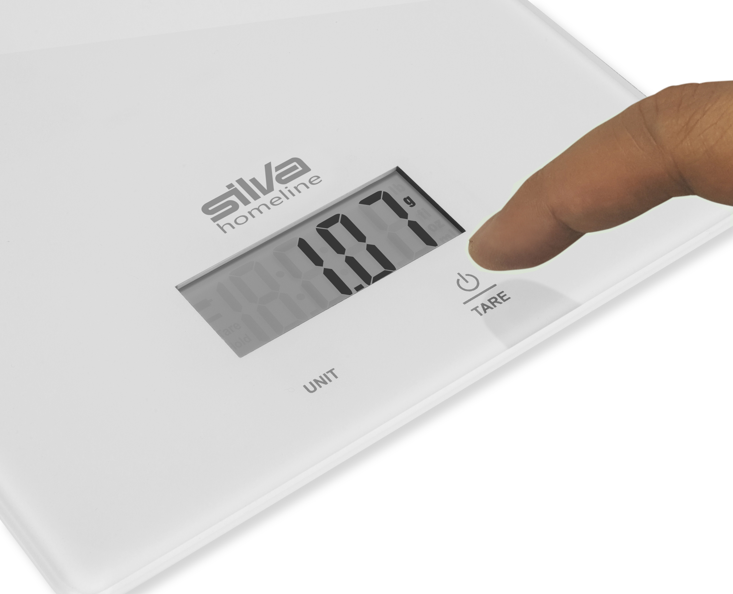 Una bilancia digitale con un dito che preme un pulsante, mostrando 10,7 sul display.