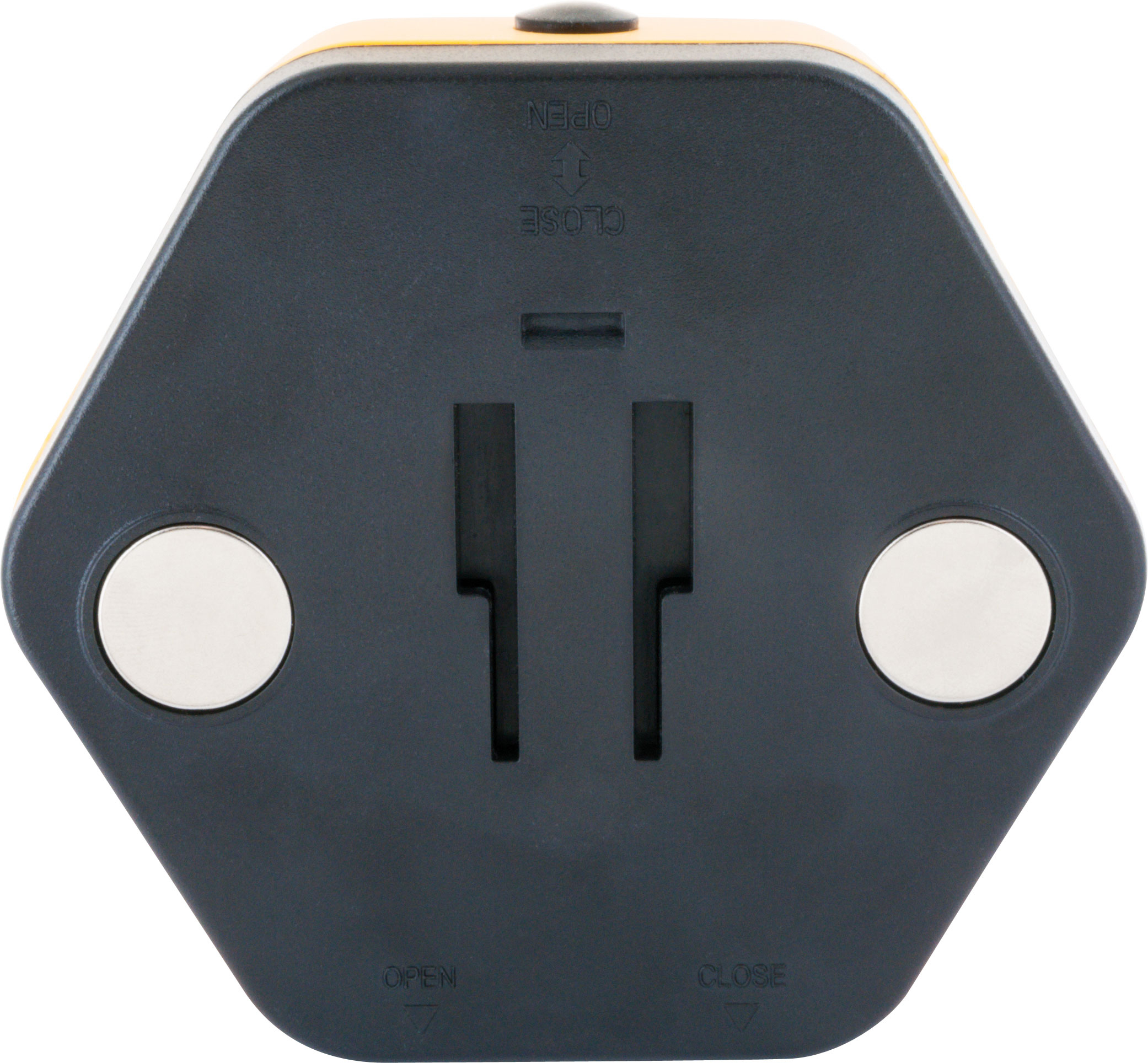 Ein schwarz-gelber Reiseadapter mit Öffnungen für Stecker, zwei silbernen Kreisteilen und Text.