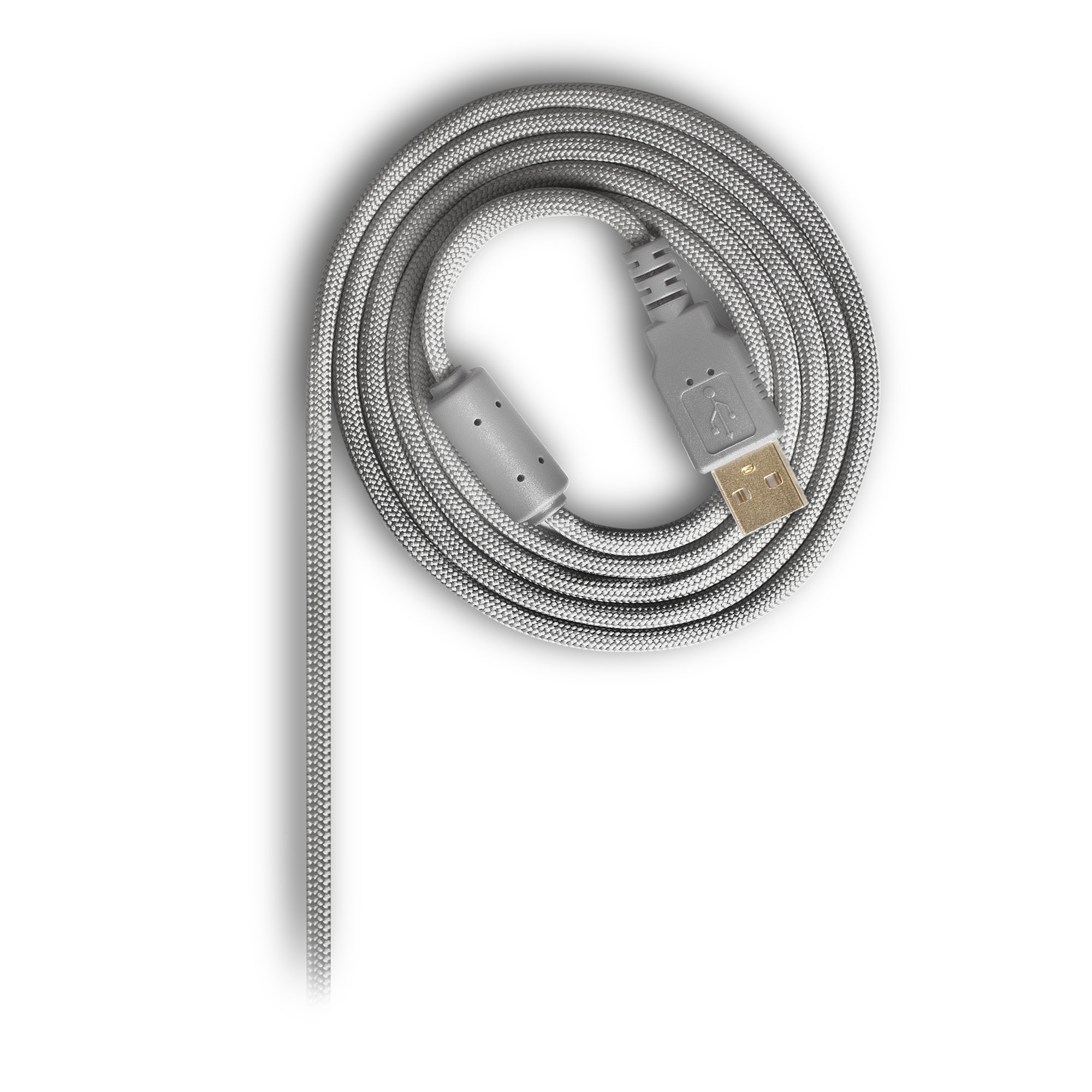 Ein gewickeltes graues USB-Kabel mit USB-Anschluss wird auf weißem Hintergrund gezeigt.