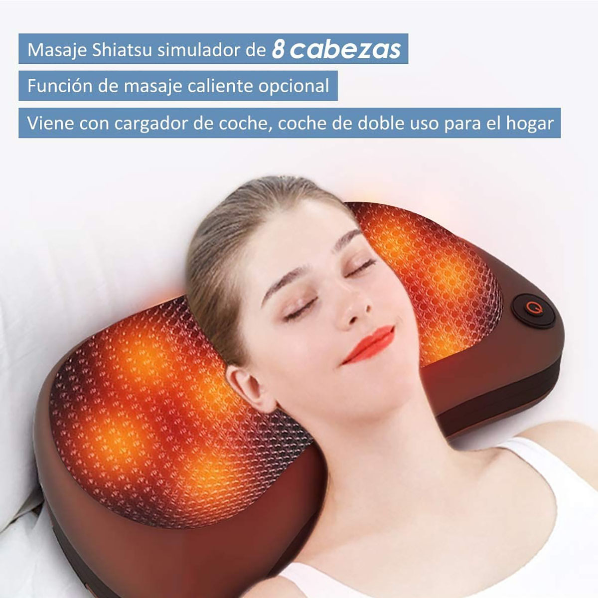 Una mujer acostada con una almohada de masaje con calefacción.