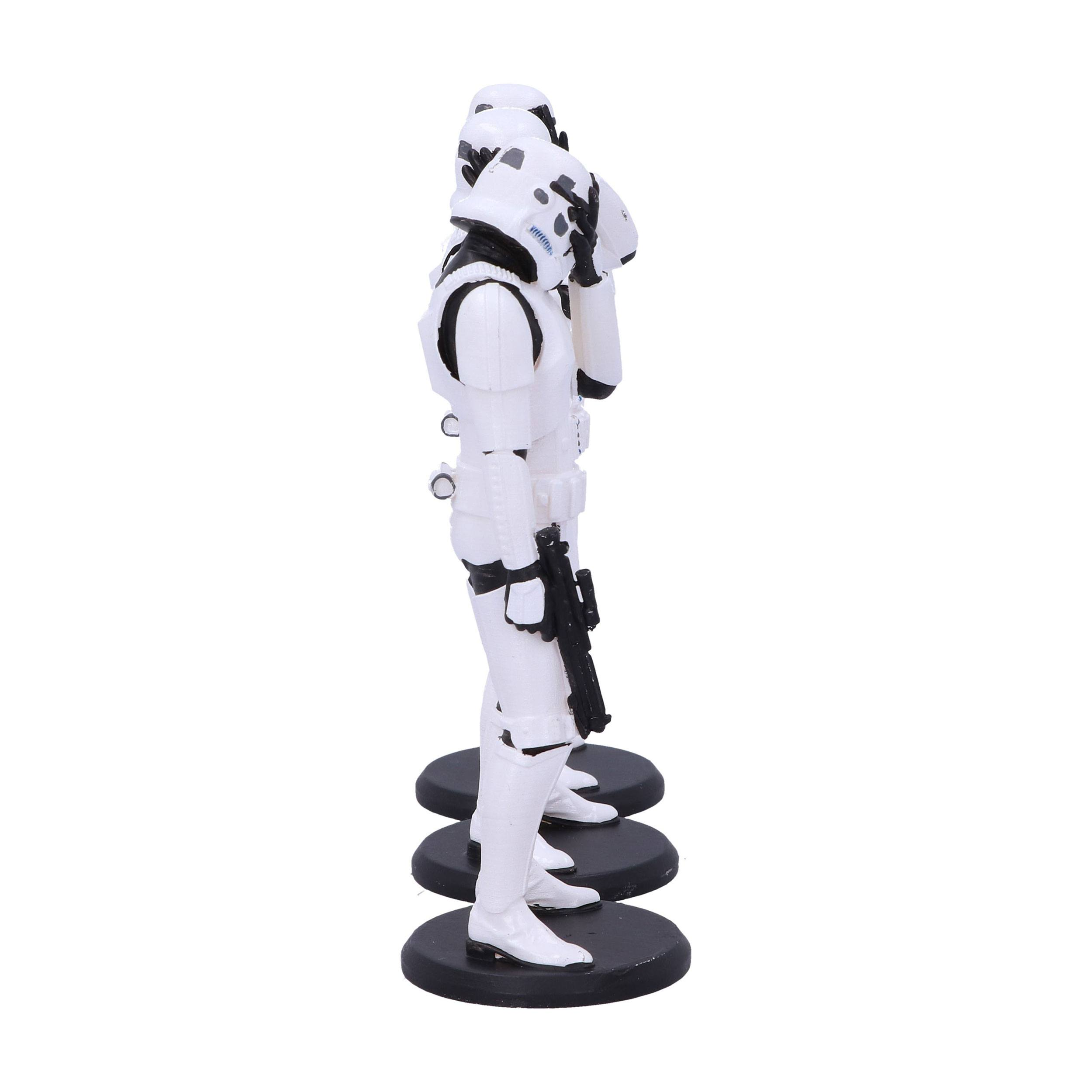 Drei Stormtrooper-Figuren stehen auf schwarzen Sockeln, weißer Hintergrund.