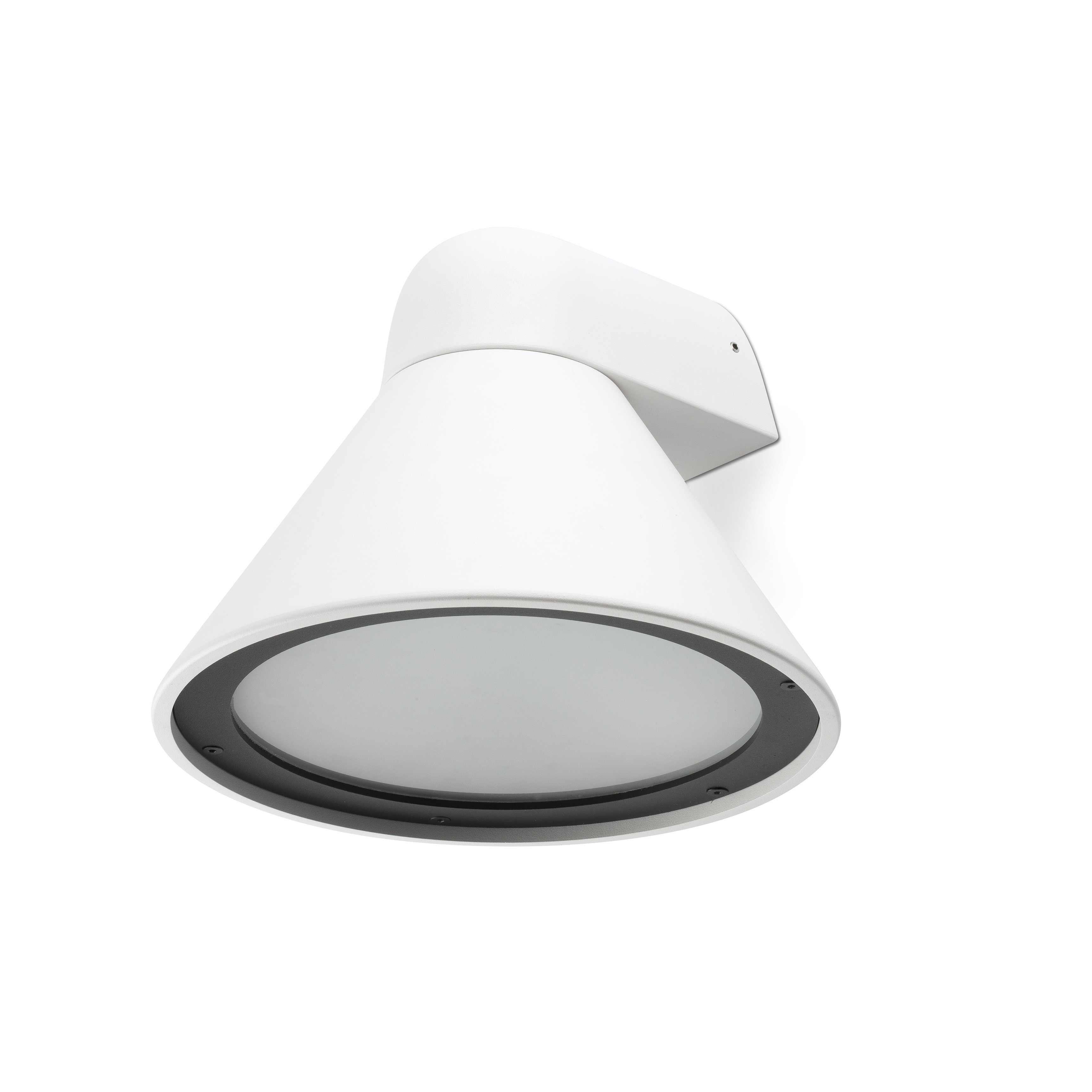 Lampada da esterno a forma di cono bianco. Bordo nero attorno alla luce. Lo sfondo è bianco.
