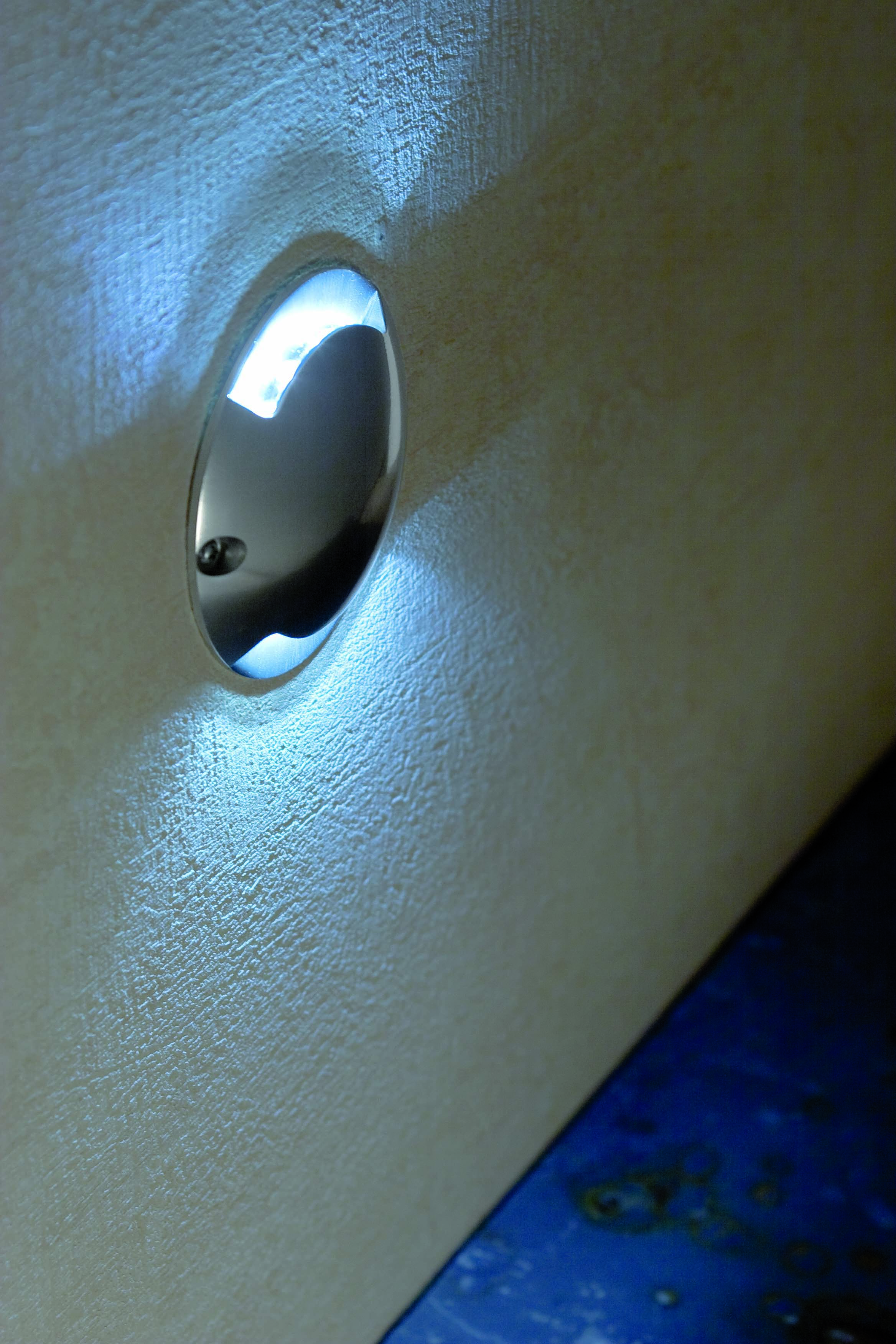 FARO Keenan LED Außen-Wandleuchte kaltweiß
