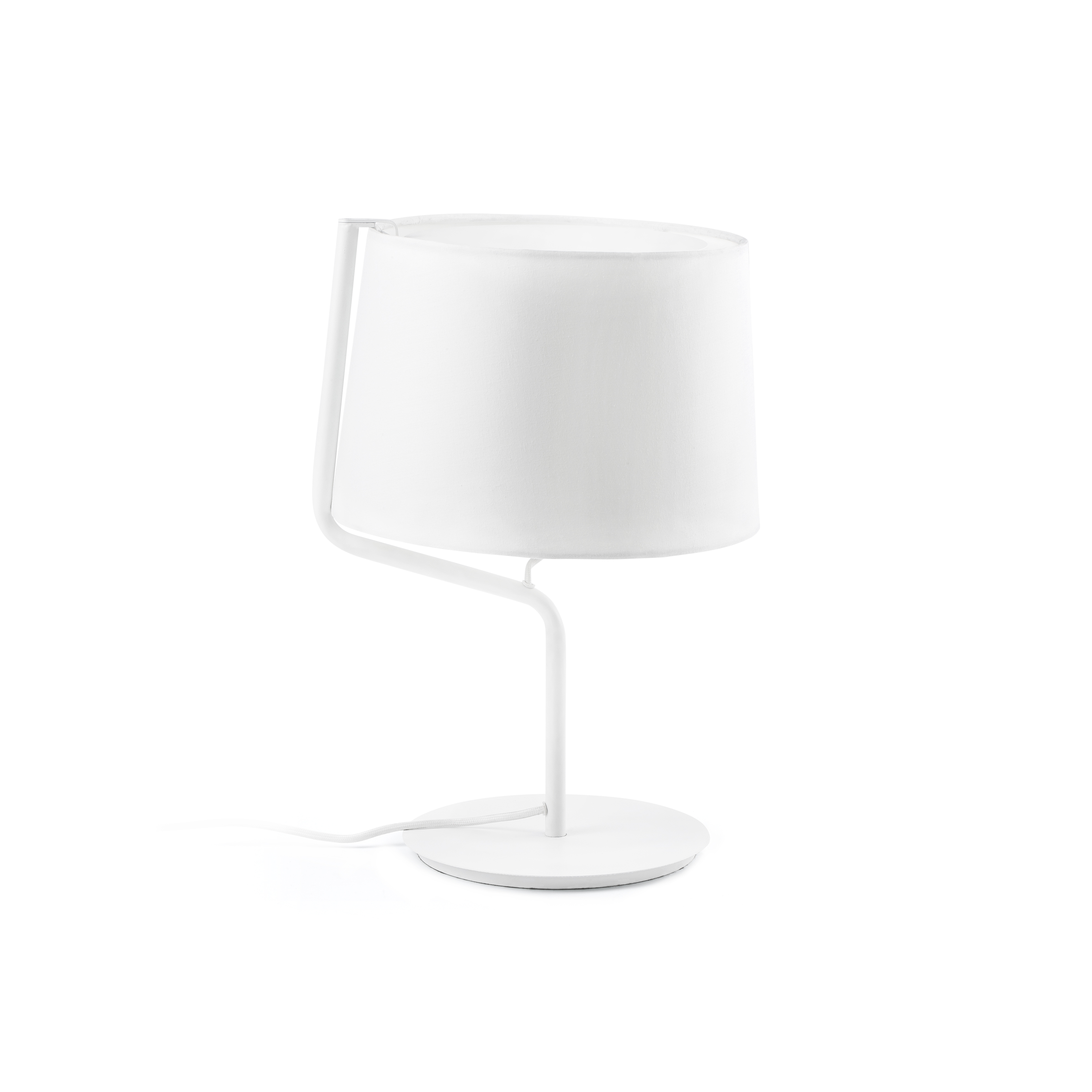 Lampada da tavolo bianca con paralume bianco e base curva.