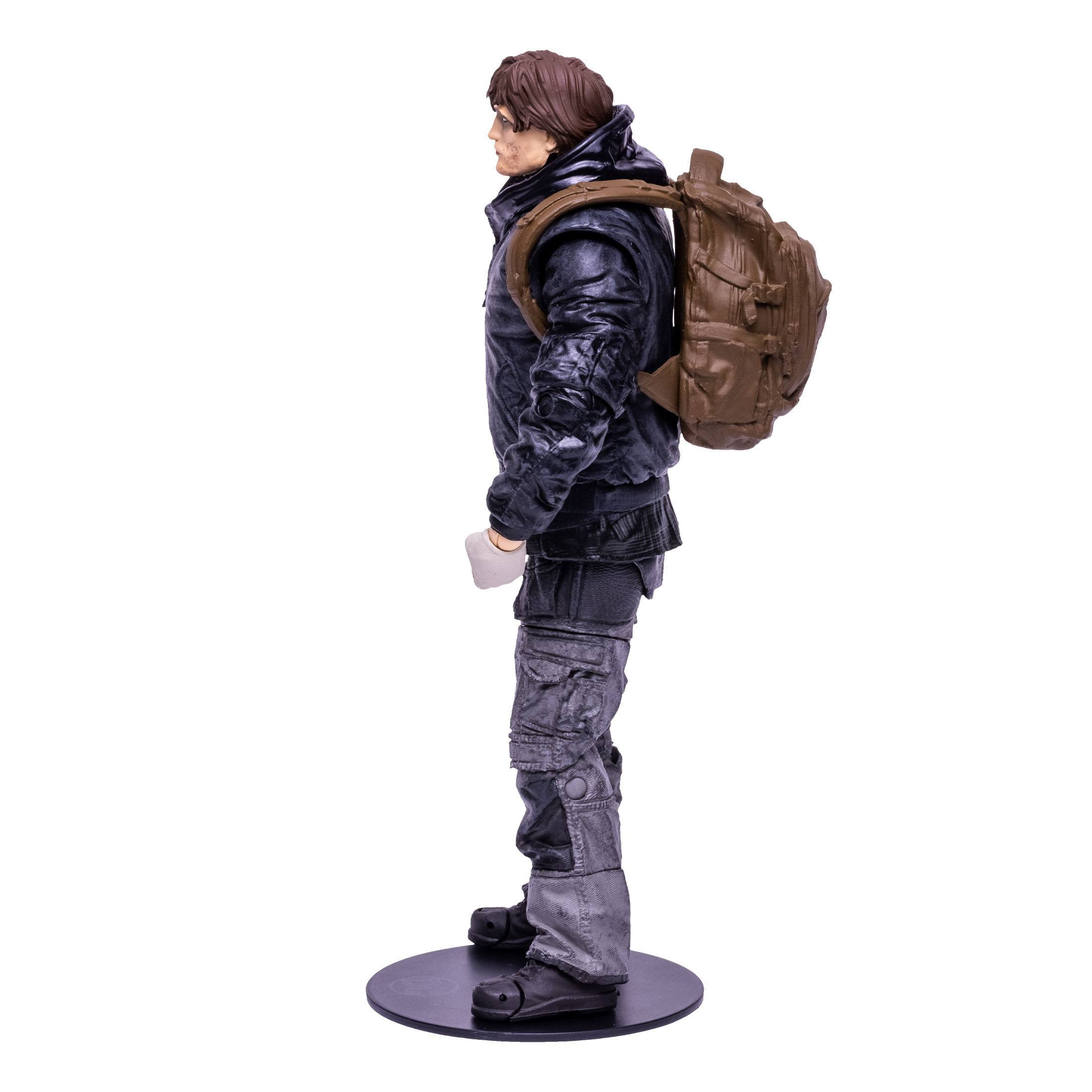 Seitenansicht einer Mannfigur mit Rucksack, Jacke und Hose. Schwarze Schuhe.